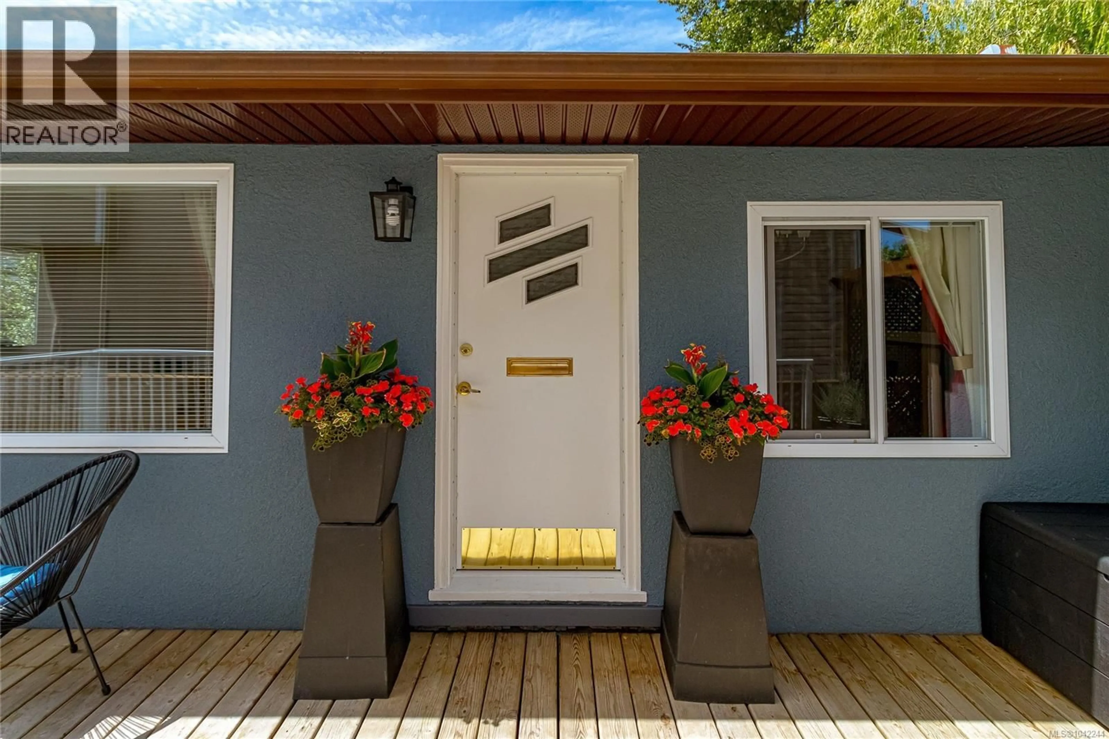 Indoor entryway for 2142 LANNON WAY, Sidney British Columbia V8L4K2