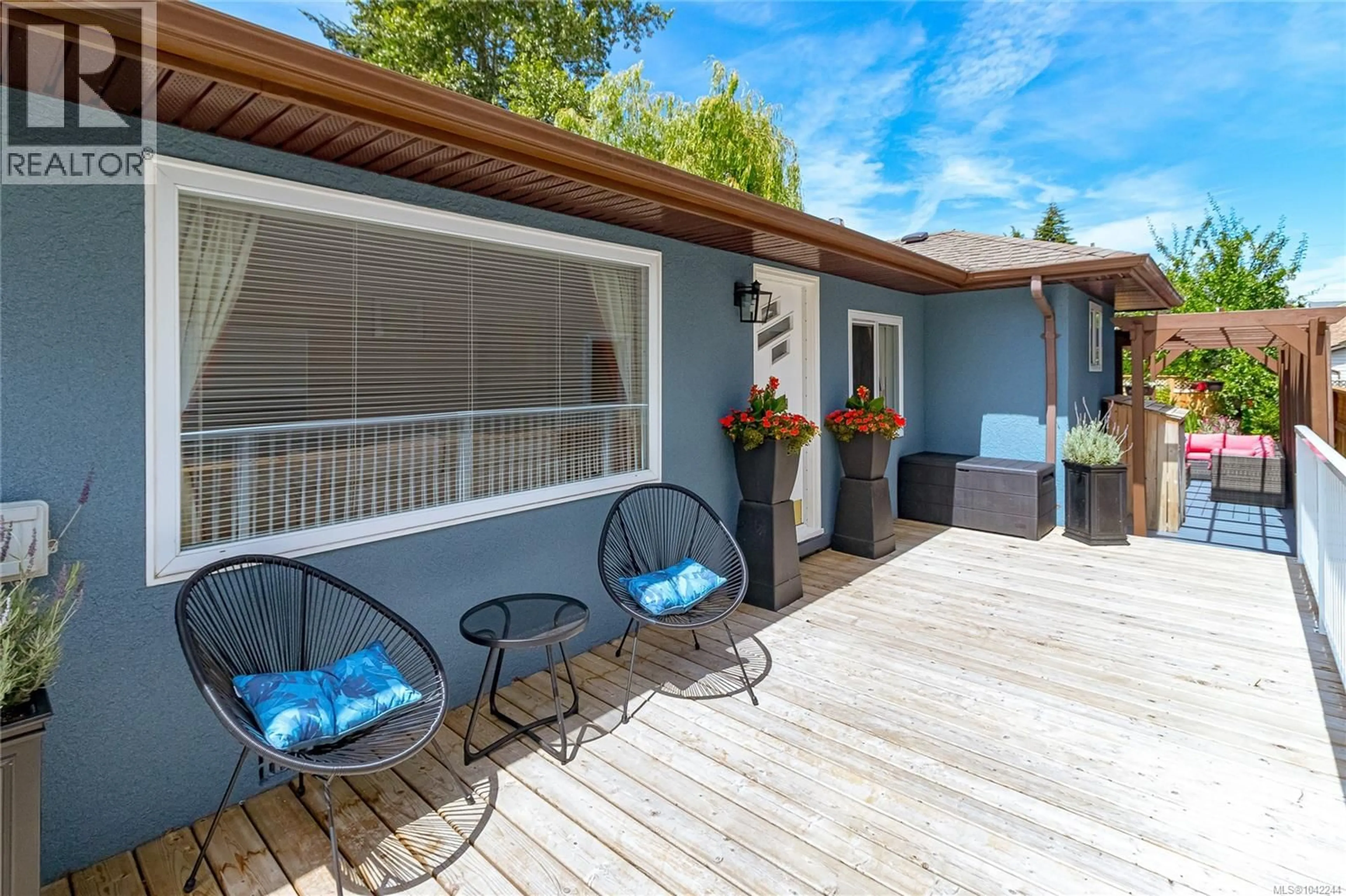 Patio, street for 2142 LANNON WAY, Sidney British Columbia V8L4K2