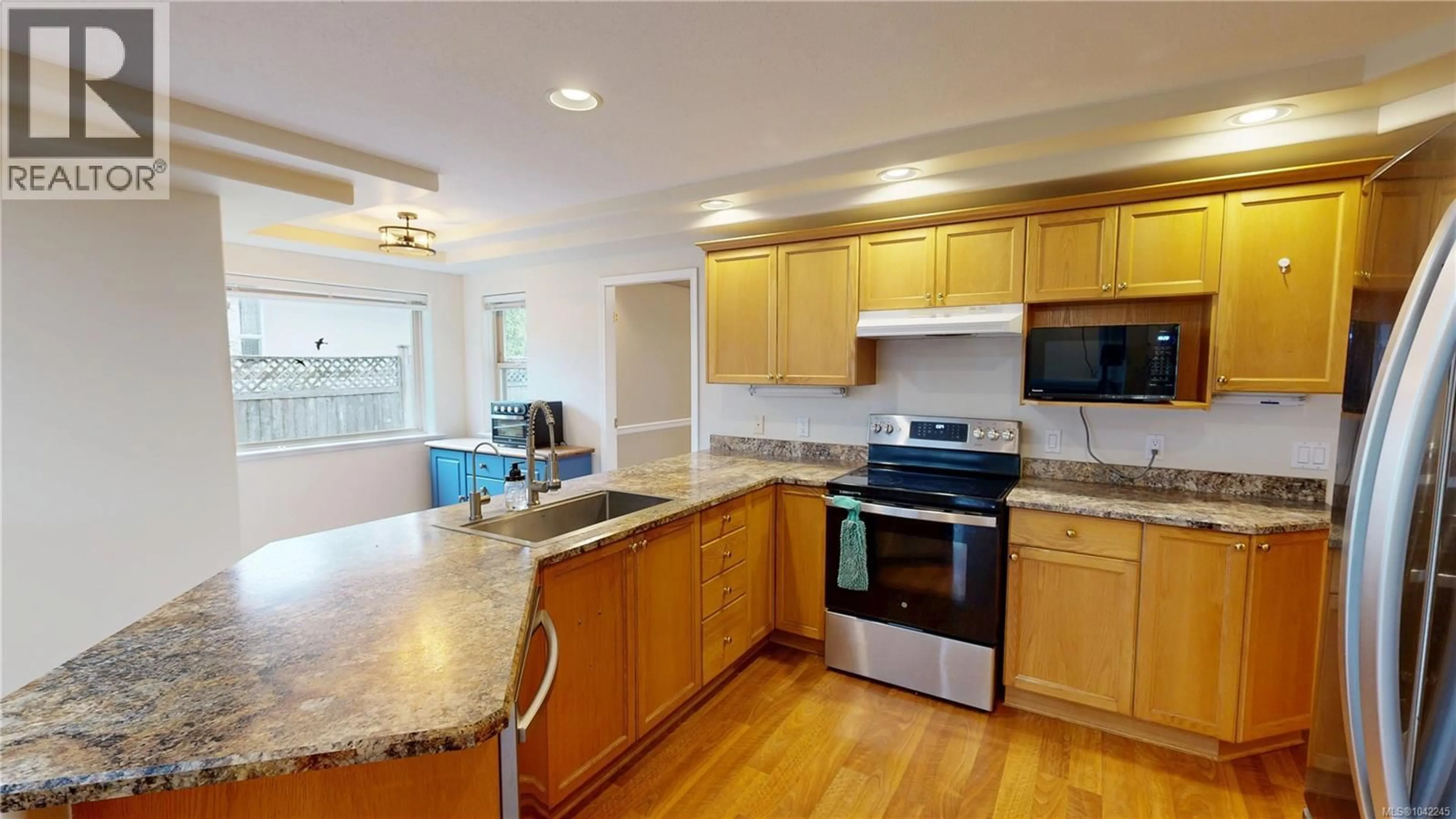 Standard kitchen, unknown for 1137 YELLOWBRICK ROAD, Parksville British Columbia V9P1K4