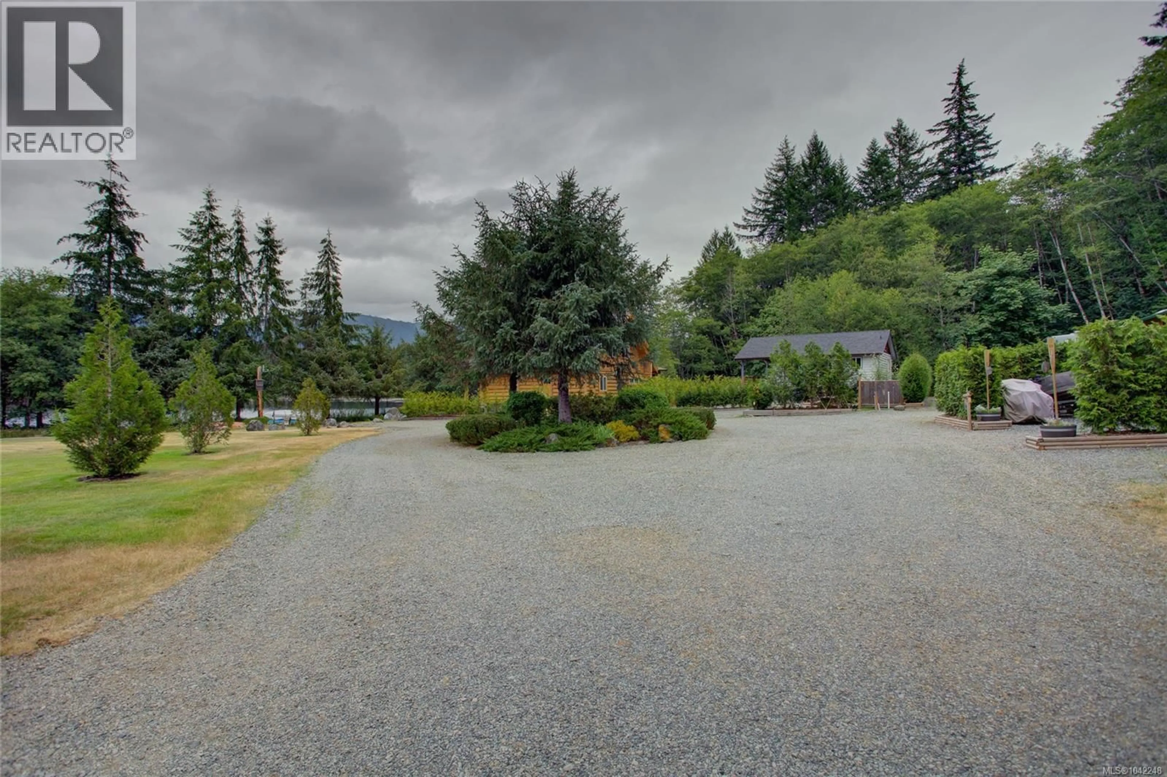 A pic from outside/outdoor area/front of a property/back of a property/a pic from drone, mountain view for 6 - 8631 SOUTH SHORE ROAD, Lake Cowichan British Columbia V0R2G0
