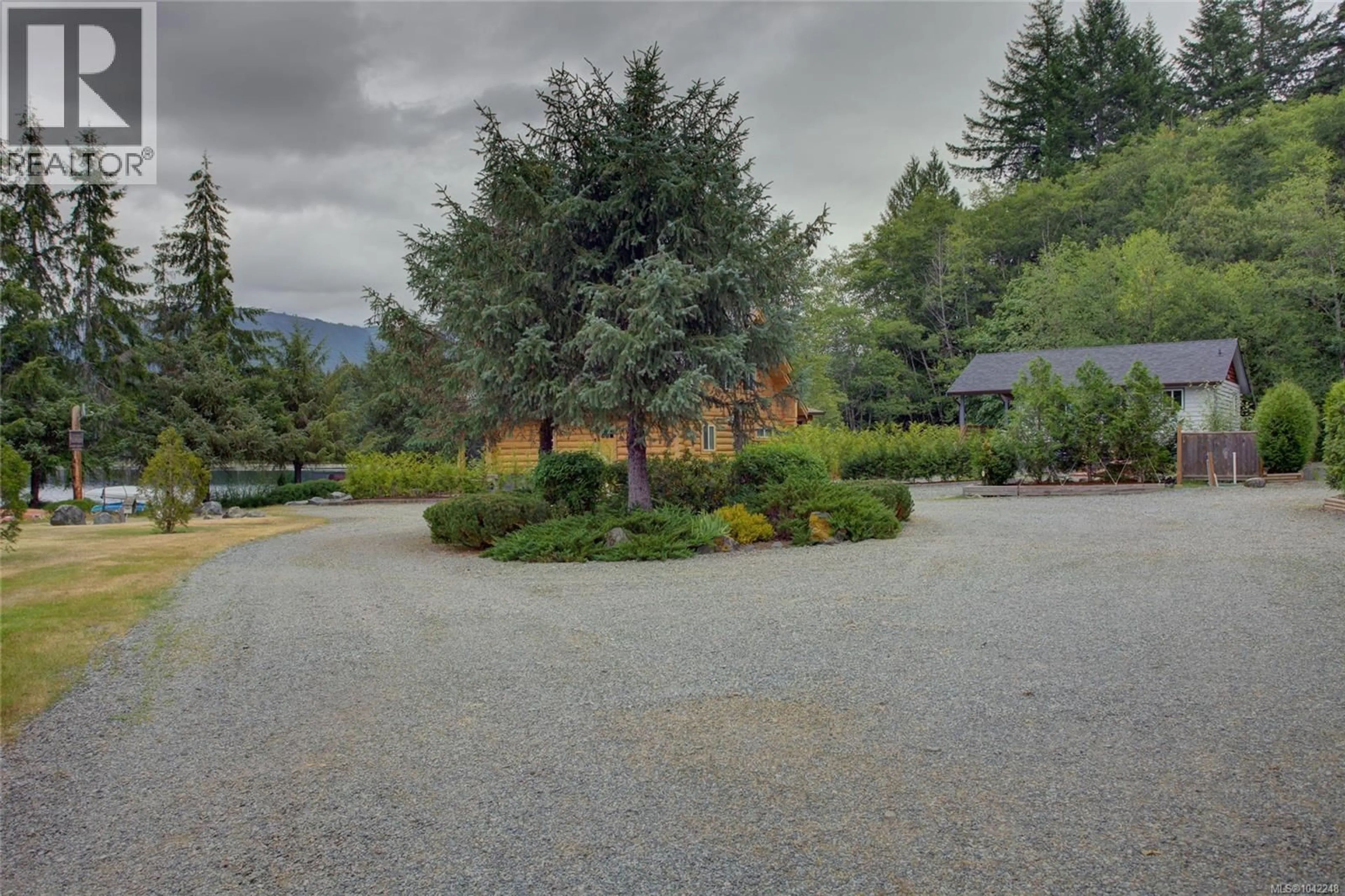 A pic from outside/outdoor area/front of a property/back of a property/a pic from drone, mountain view for 6 - 8631 SOUTH SHORE ROAD, Lake Cowichan British Columbia V0R2G0