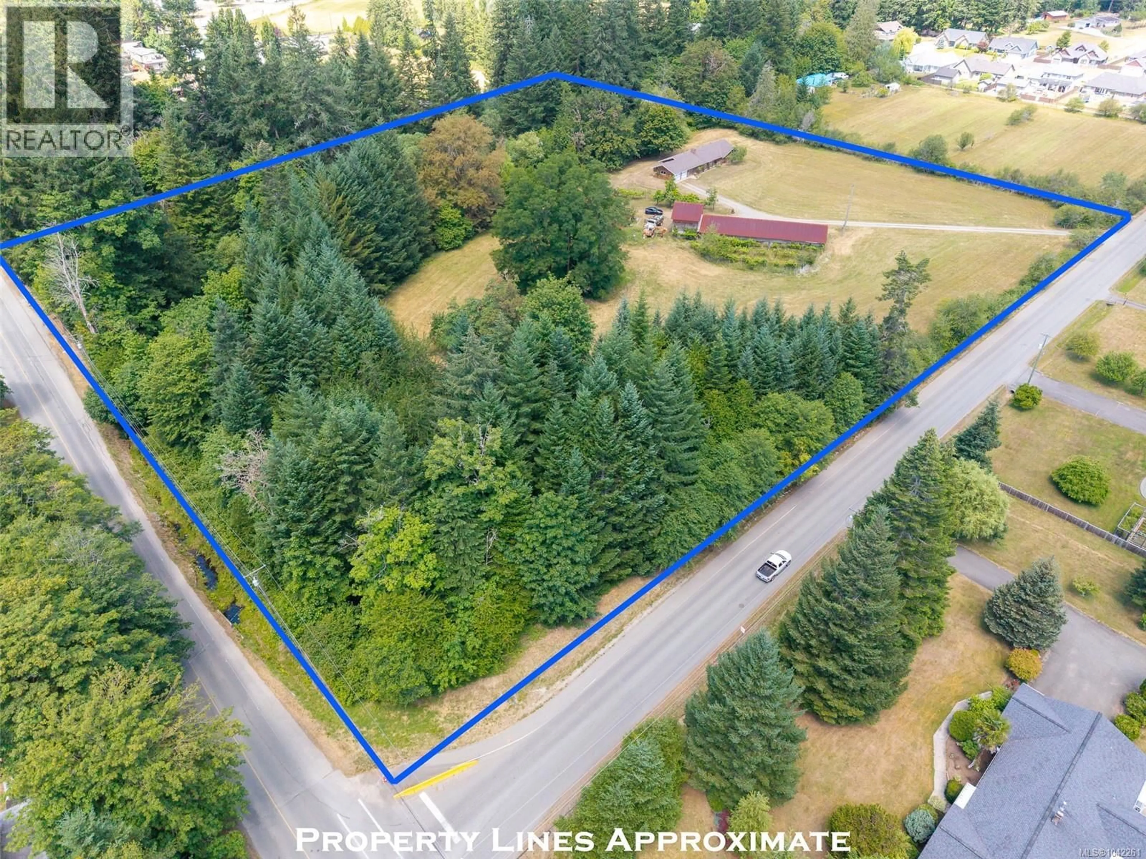 A pic from outside/outdoor area/front of a property/back of a property/a pic from drone, unknown for 5526 GRANDVIEW ROAD, Port Alberni British Columbia V9Y8H5