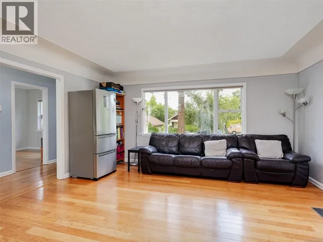 915 INSKIP STREET, Esquimalt 2