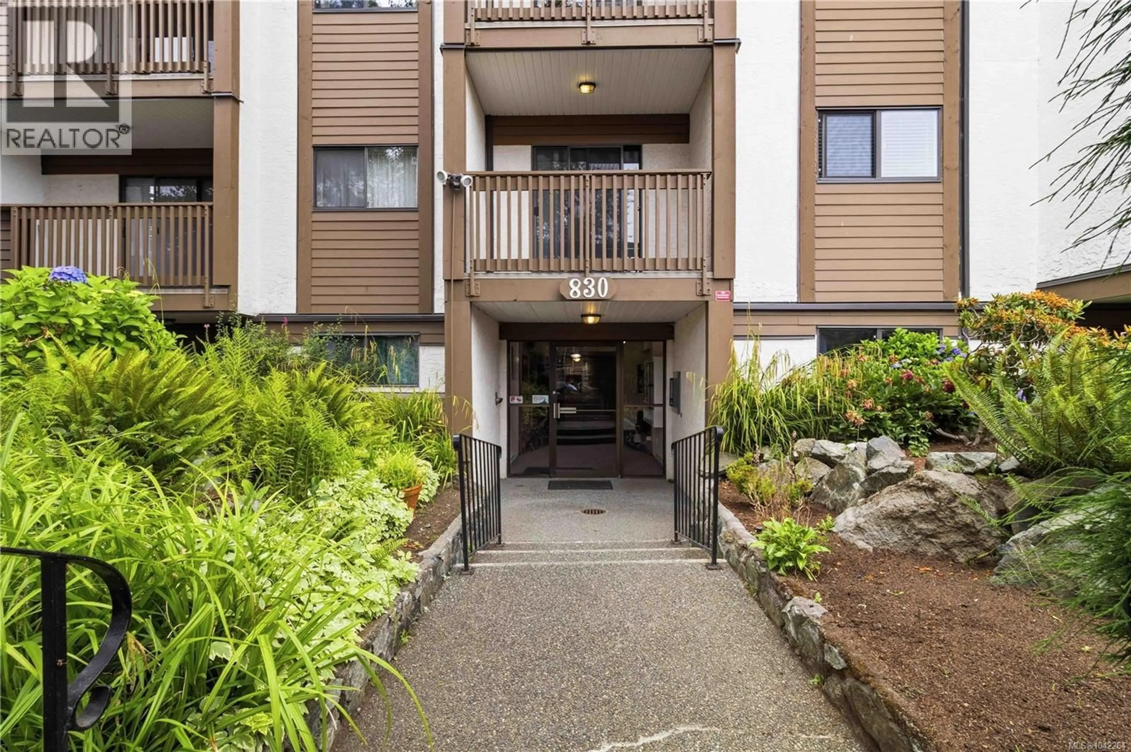 Unknown for 304 - 830 ESQUIMALT ROAD, Esquimalt British Columbia V9A3M4