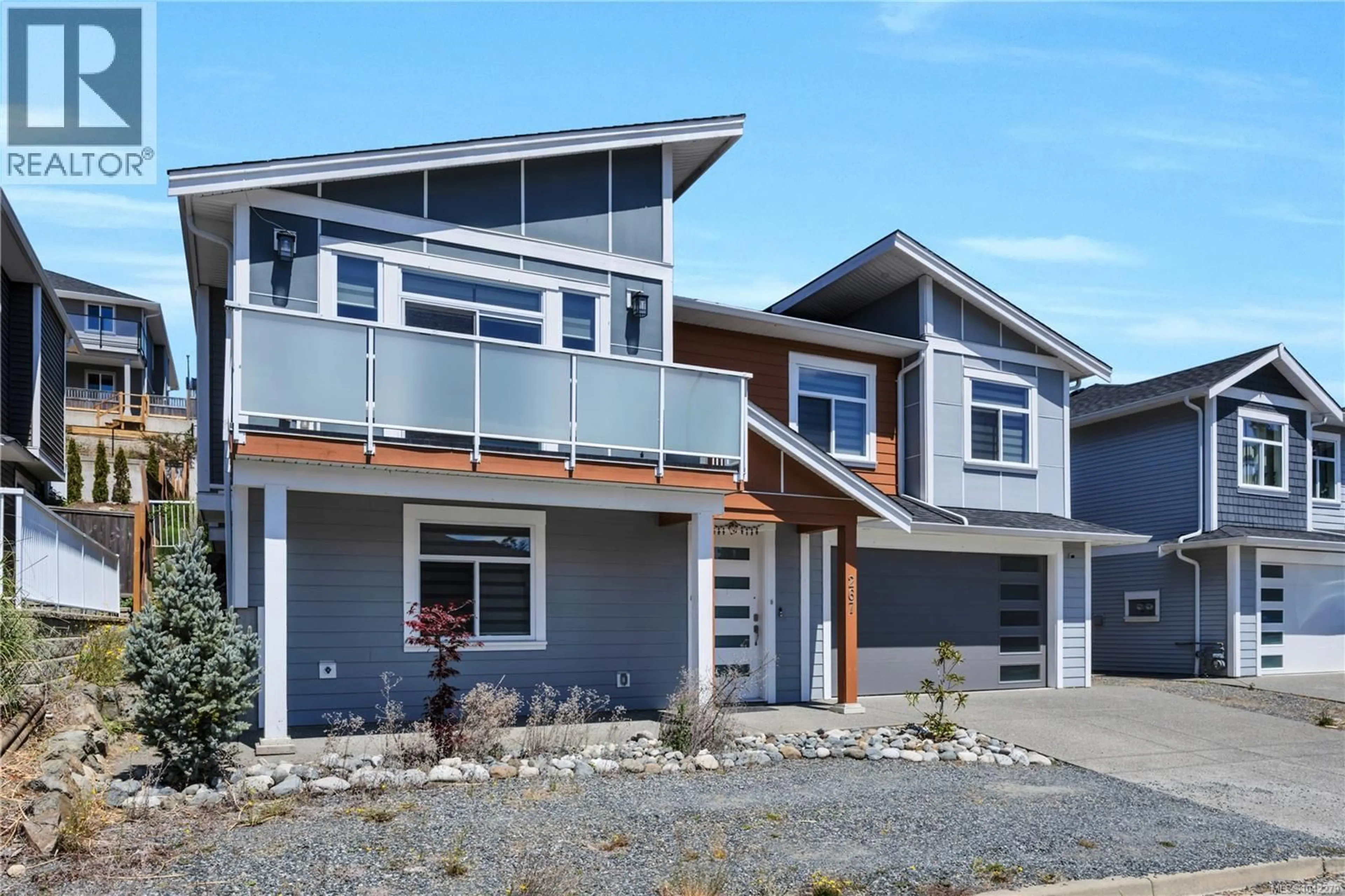 Home with vinyl exterior material, street for 267 GOLDEN OAKS CRESCENT, Nanaimo British Columbia V9T0K8