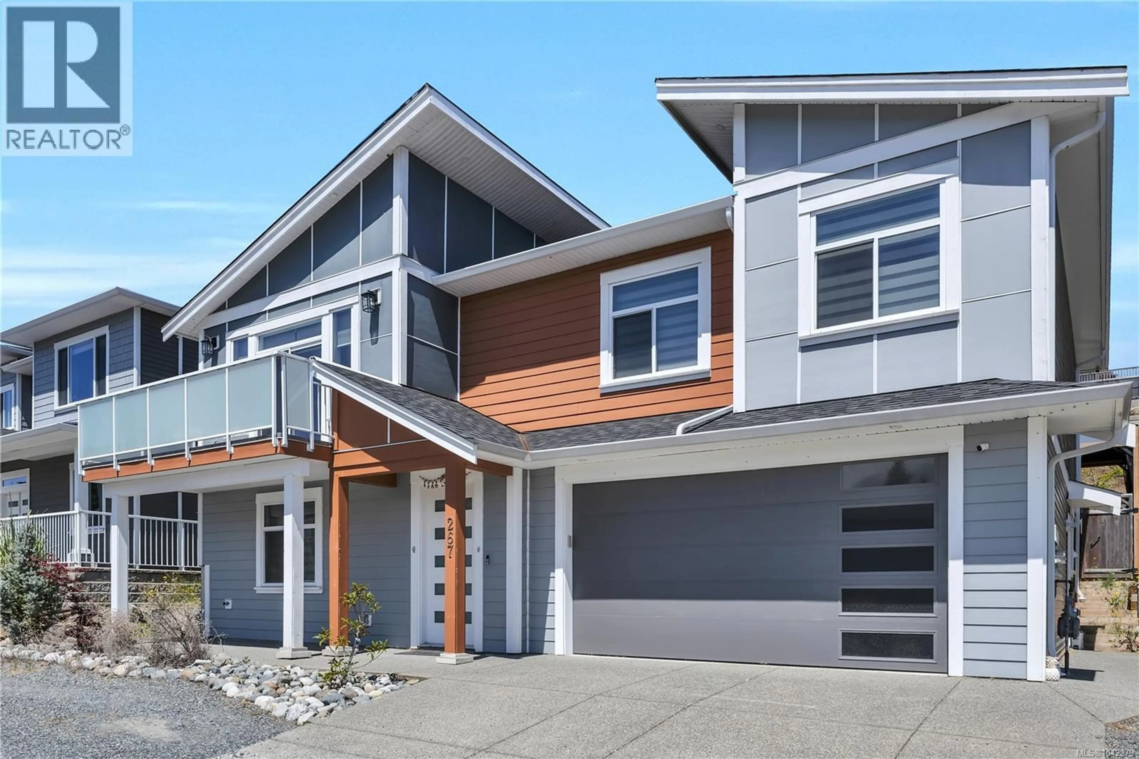 Home with vinyl exterior material, street for 267 GOLDEN OAKS CRESCENT, Nanaimo British Columbia V9T0K8