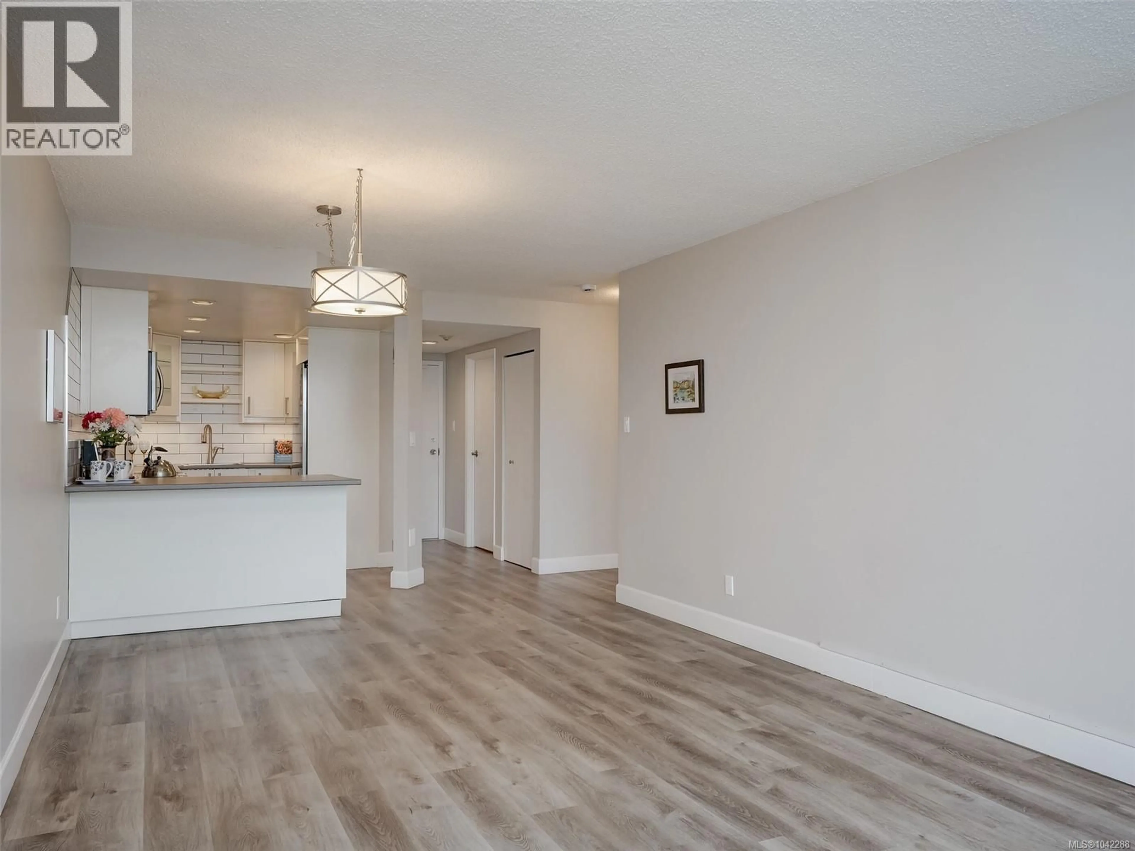 A pic of a room for 409 - 9805 SECOND STREET, Sidney British Columbia V8L4T9