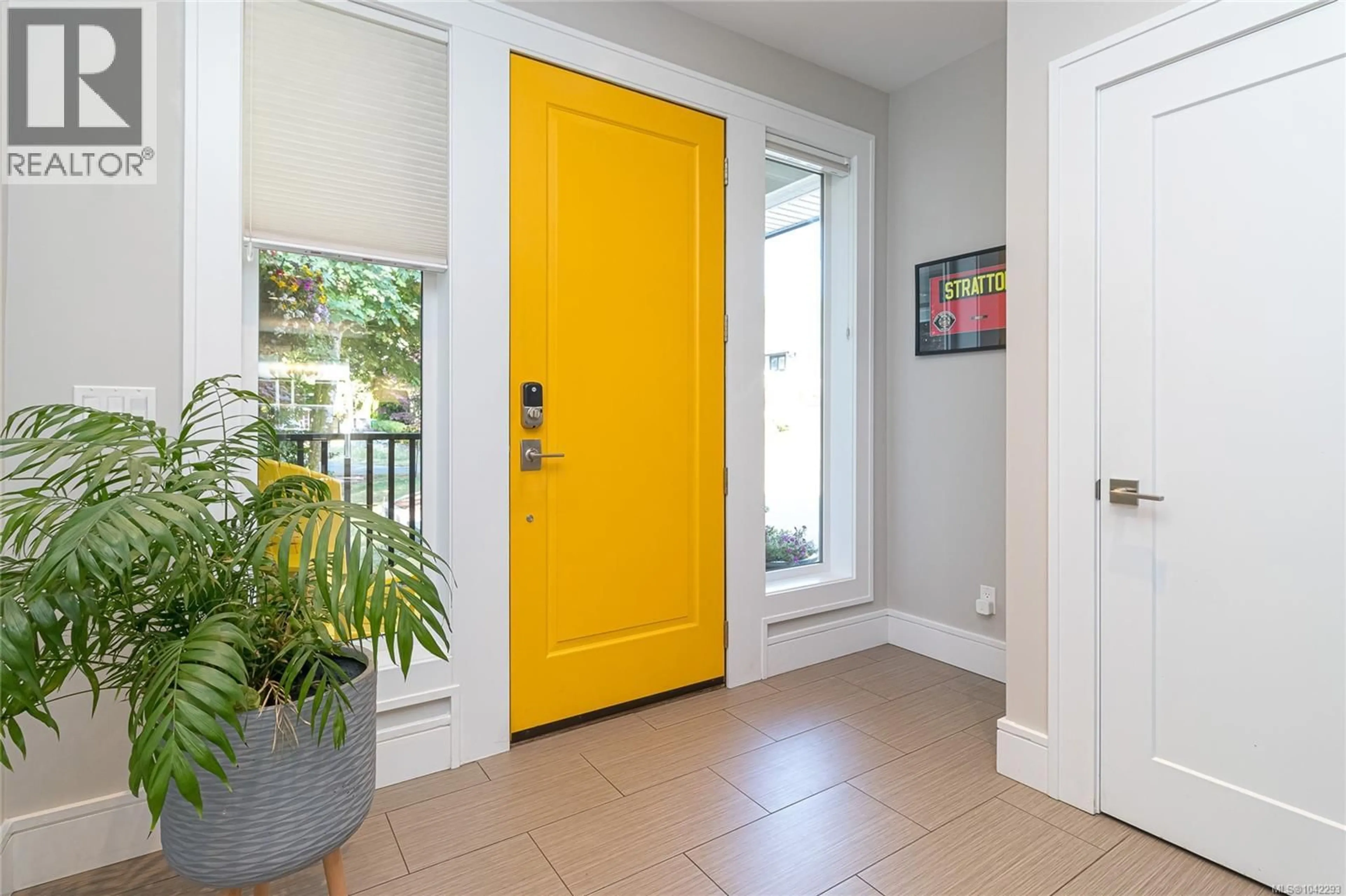 Indoor entryway for 111 PARSONS ROAD, View Royal British Columbia V9B0C2