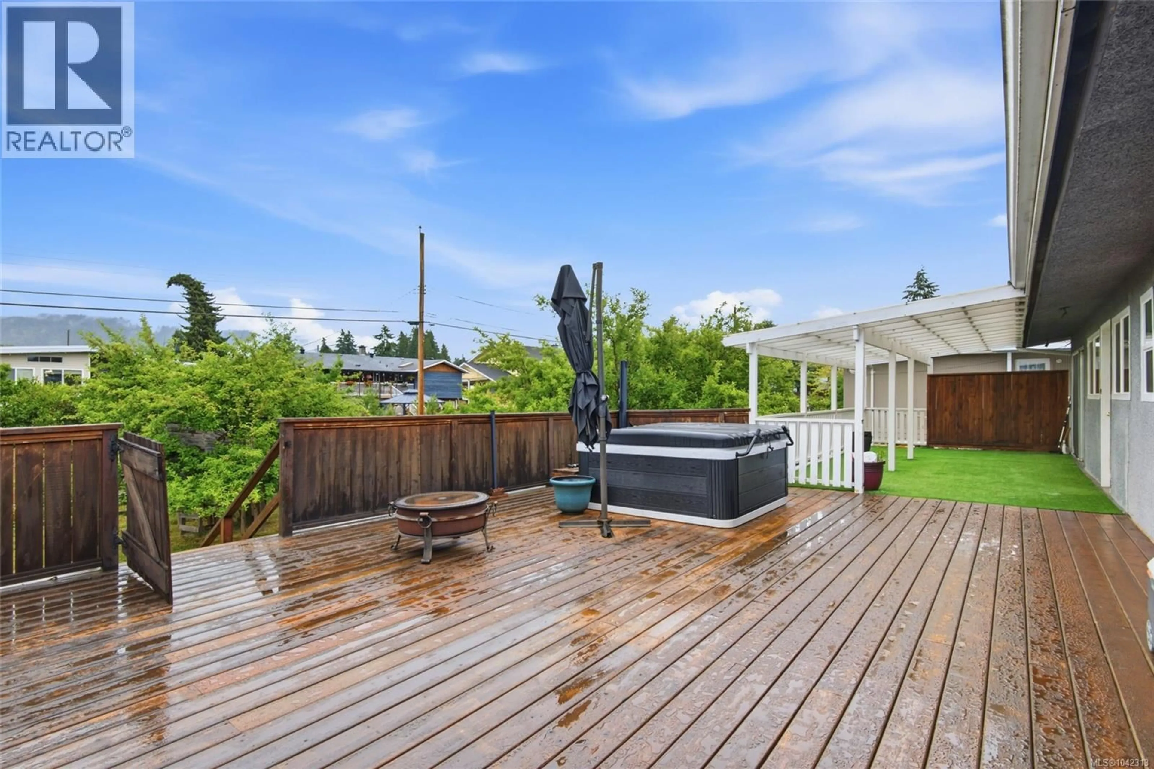 Patio, water/lake/river/ocean view for 3795 MICHIGAN ROAD, Port Alberni British Columbia V9Y5Z9