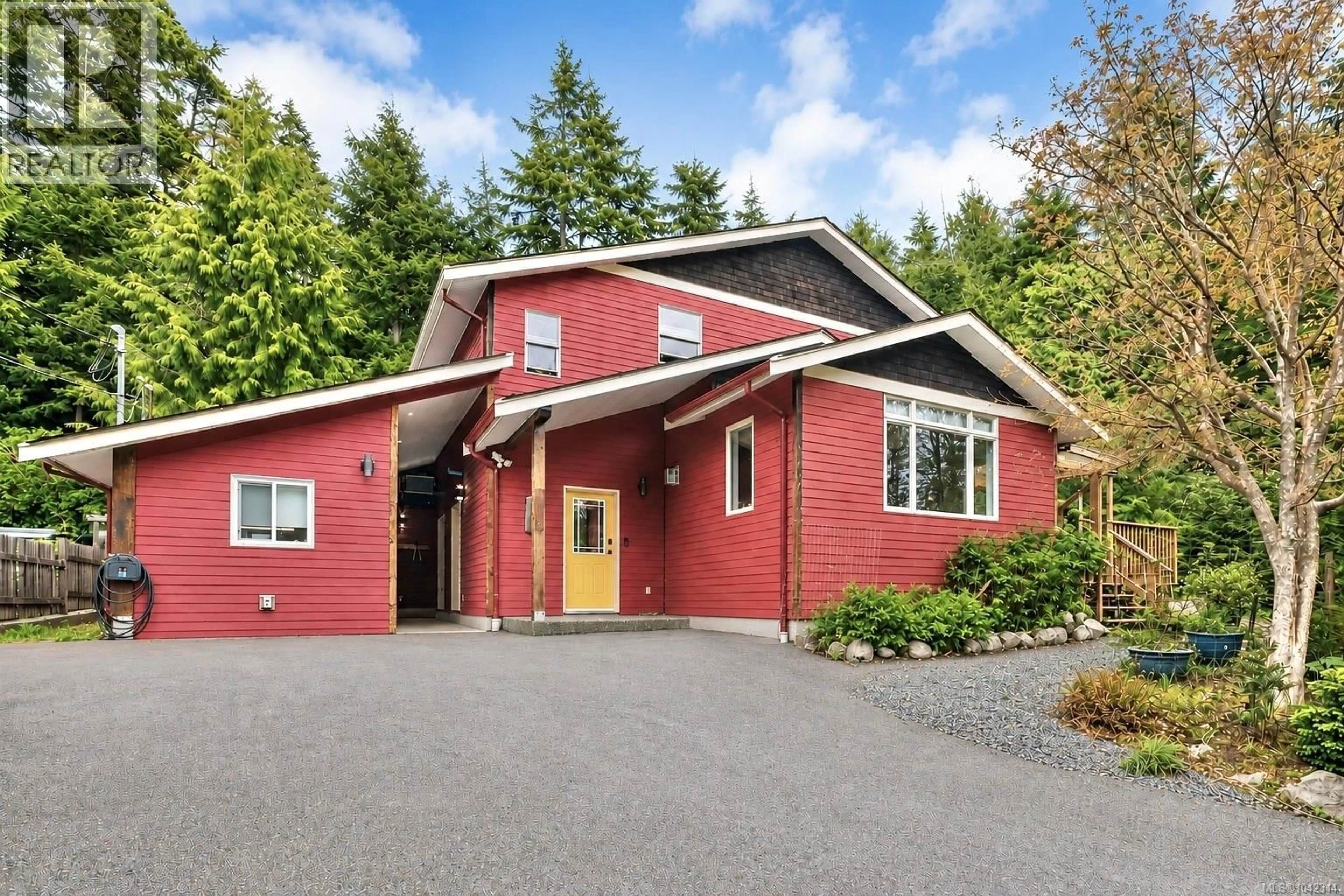 Home with vinyl exterior material, street for 1302 VICTORIA ROAD, Ucluelet British Columbia V0R3A0