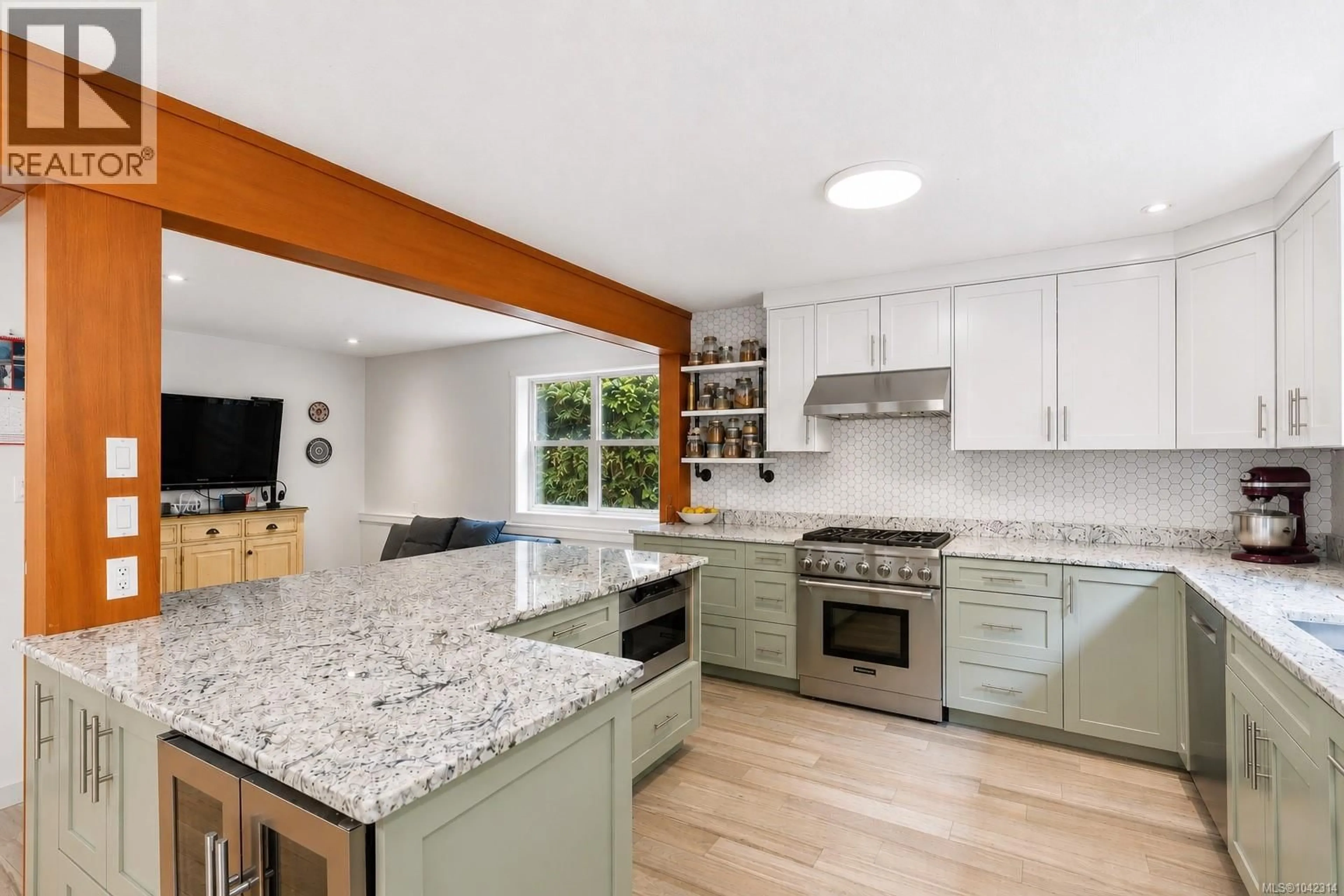 Open concept kitchen, unknown for 1302 VICTORIA ROAD, Ucluelet British Columbia V0R3A0