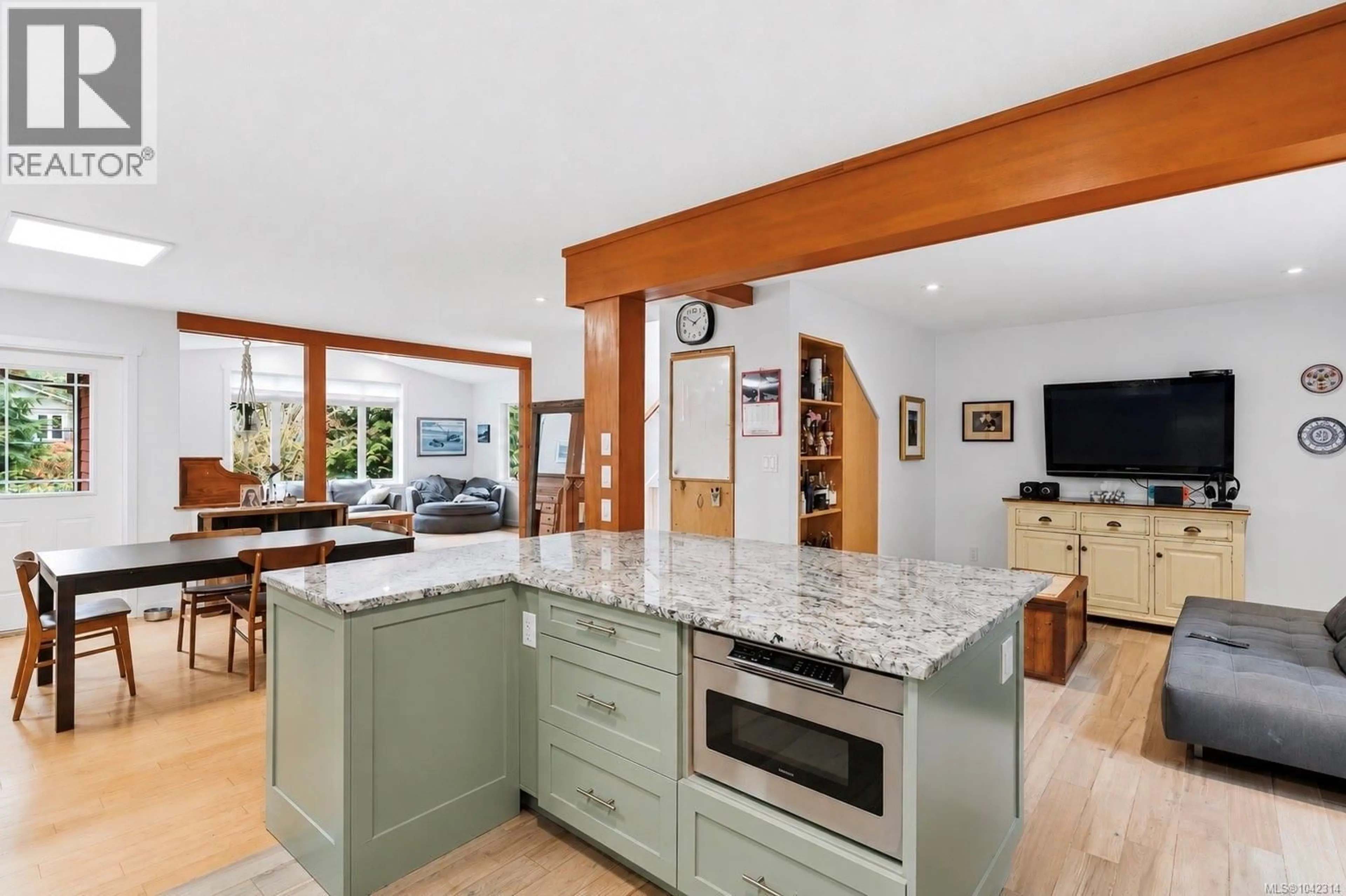Open concept kitchen, ceramic/tile floor for 1302 VICTORIA ROAD, Ucluelet British Columbia V0R3A0