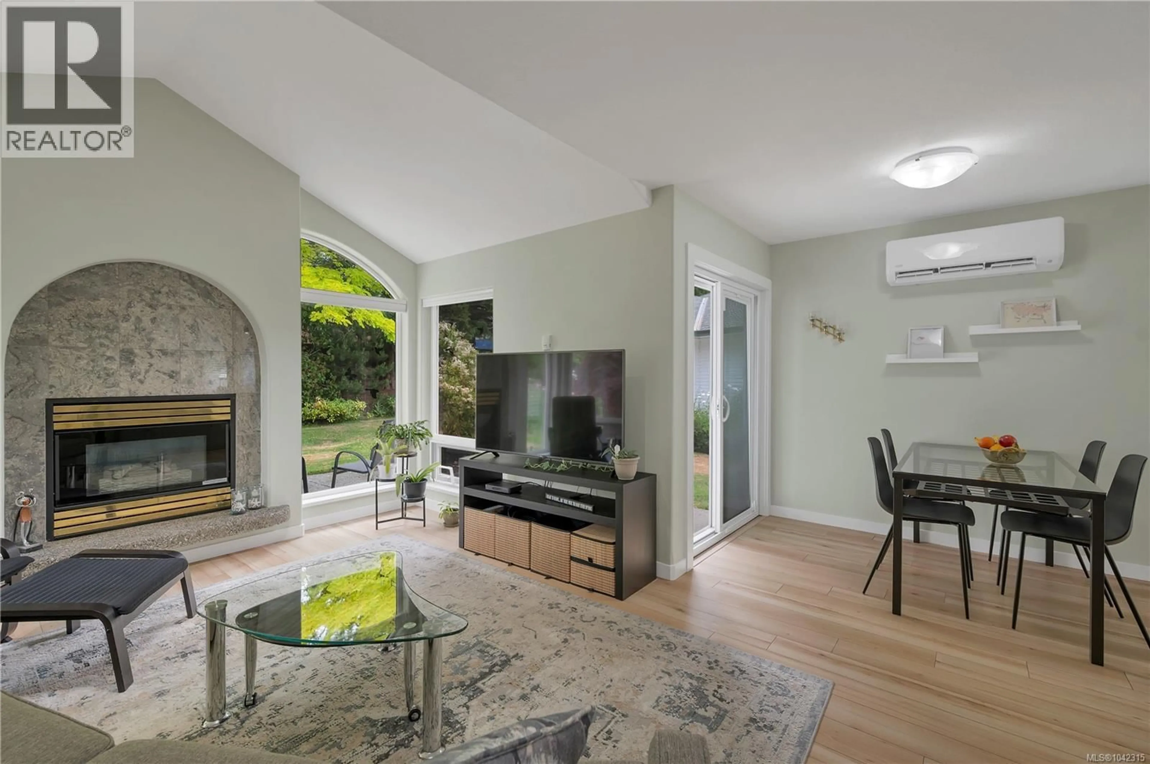 Living room with furniture, unknown for 29 - 396 HARROGATE ROAD, Campbell River British Columbia V9W1W2