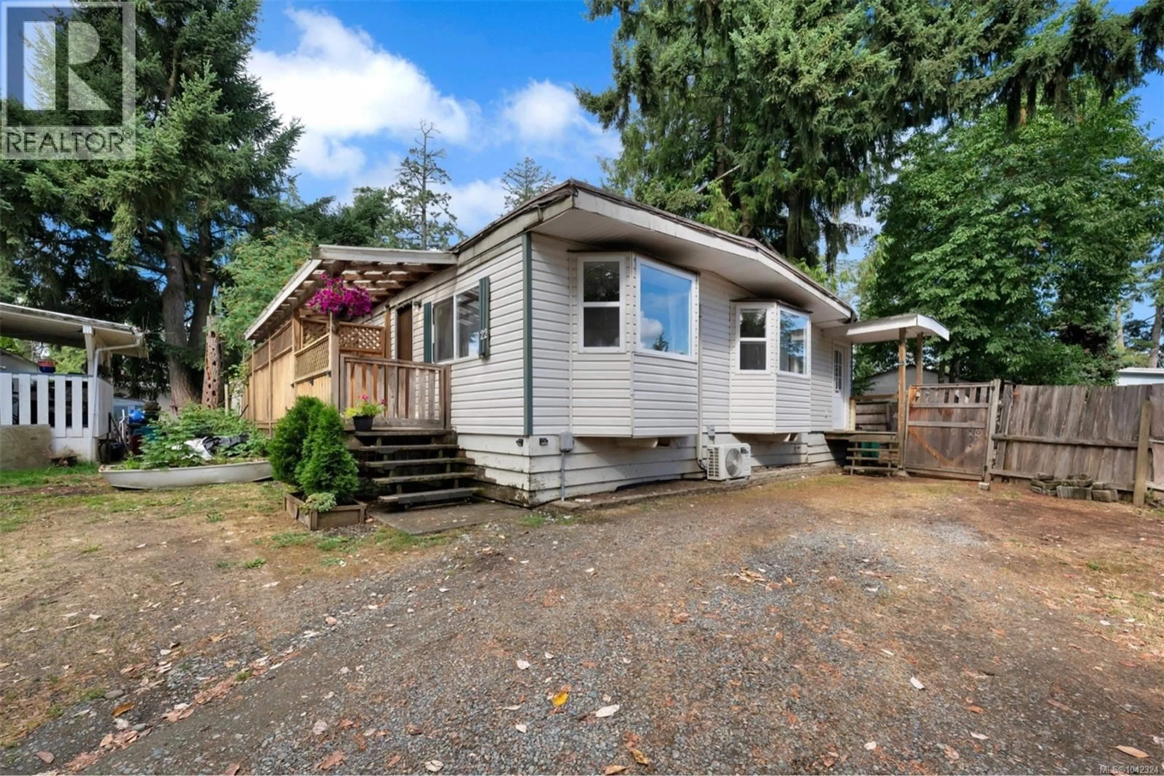 Home with vinyl exterior material, street for 22 - 1540 COWICHAN BAY ROAD, Cowichan Bay British Columbia V0R1N1