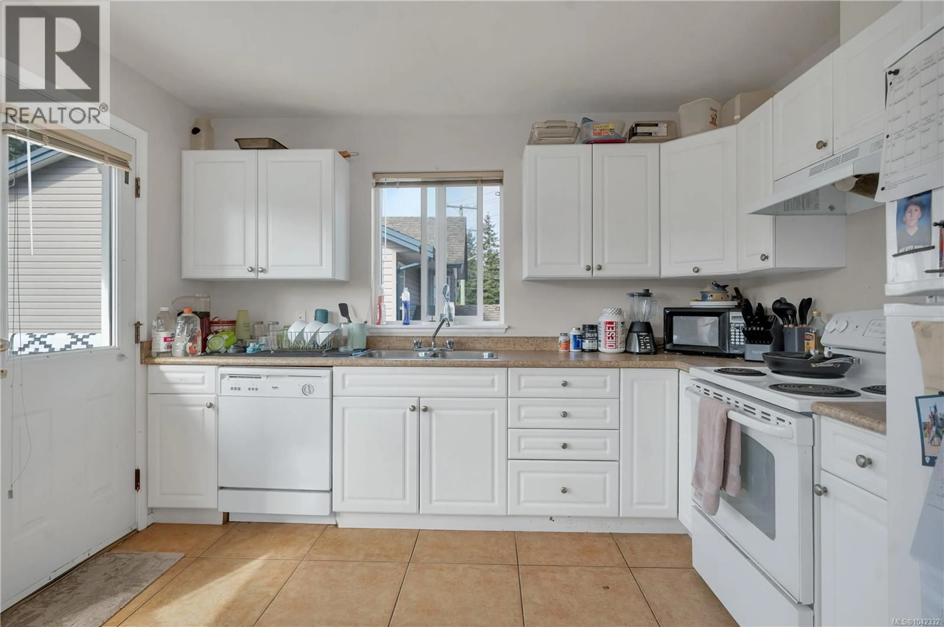 Standard kitchen, unknown for 313 HARROGATE ROAD, Campbell River British Columbia V9W1W1