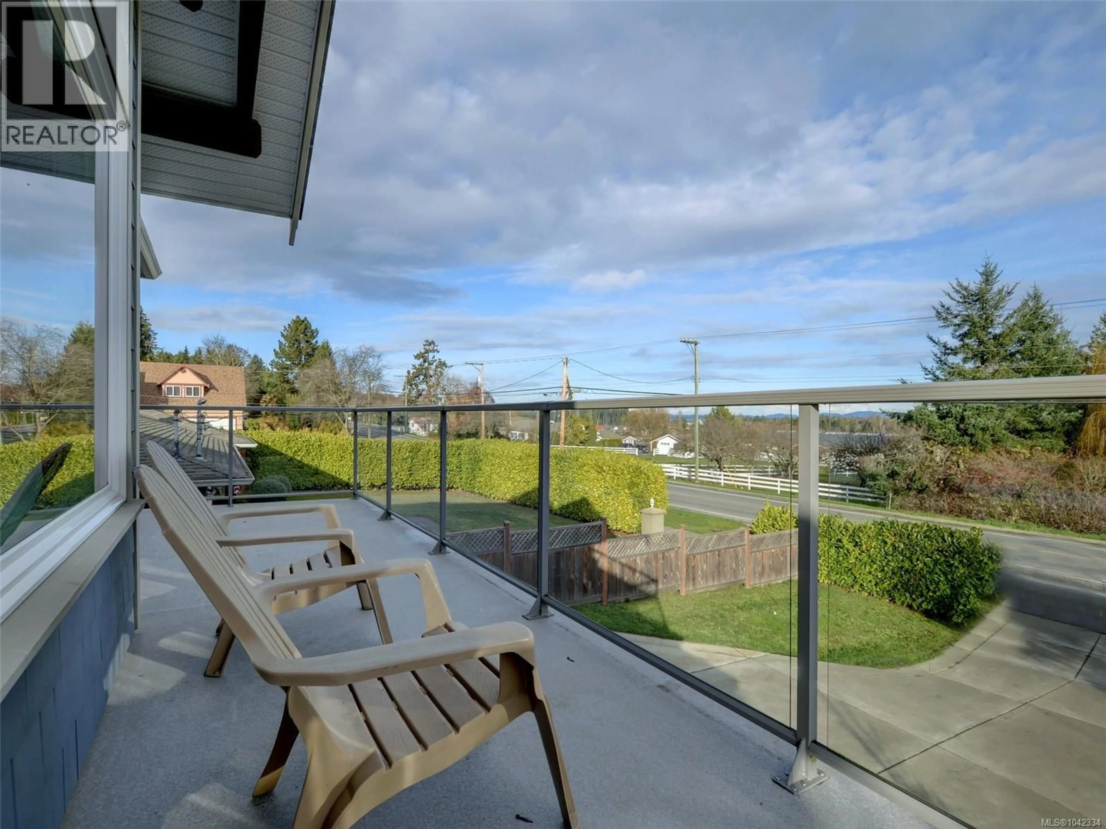 Patio, water/lake/river/ocean view for 7224 EAST SAANICH ROAD, Central Saanich British Columbia V8M1Y4