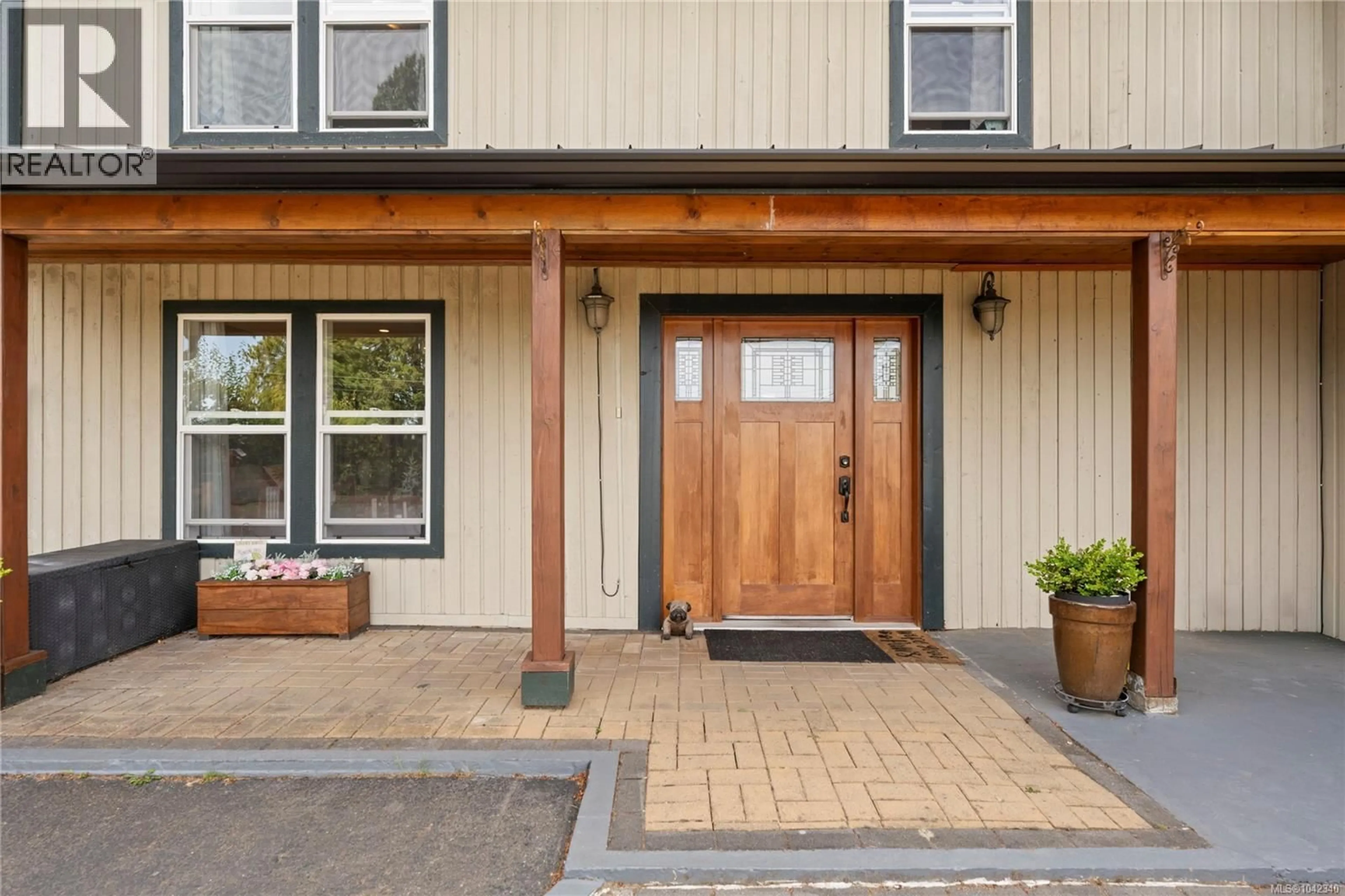 Indoor entryway for 1671 FAWCETT ROAD, Nanaimo British Columbia V9X1P2
