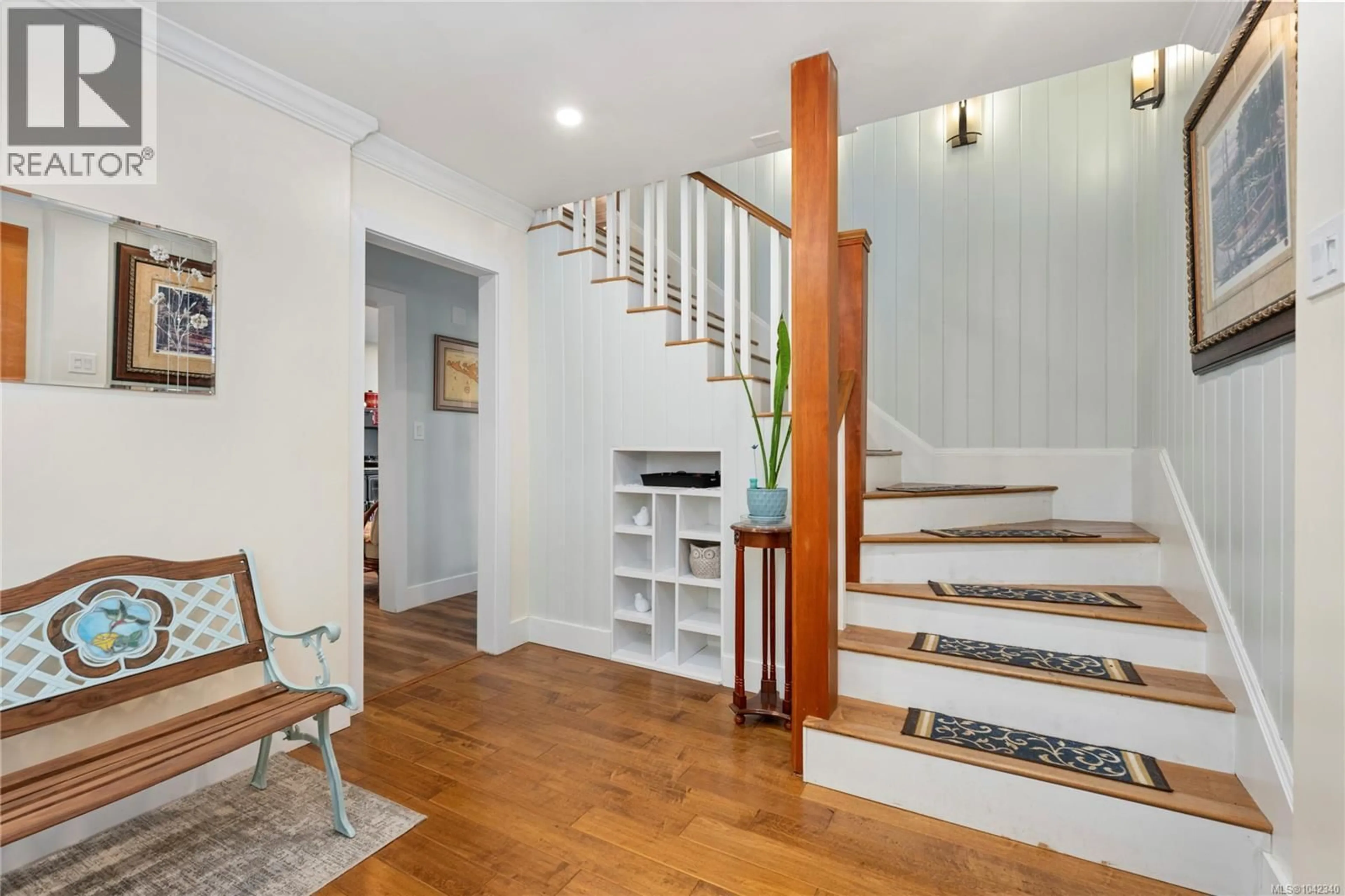 Indoor entryway for 1671 FAWCETT ROAD, Nanaimo British Columbia V9X1P2