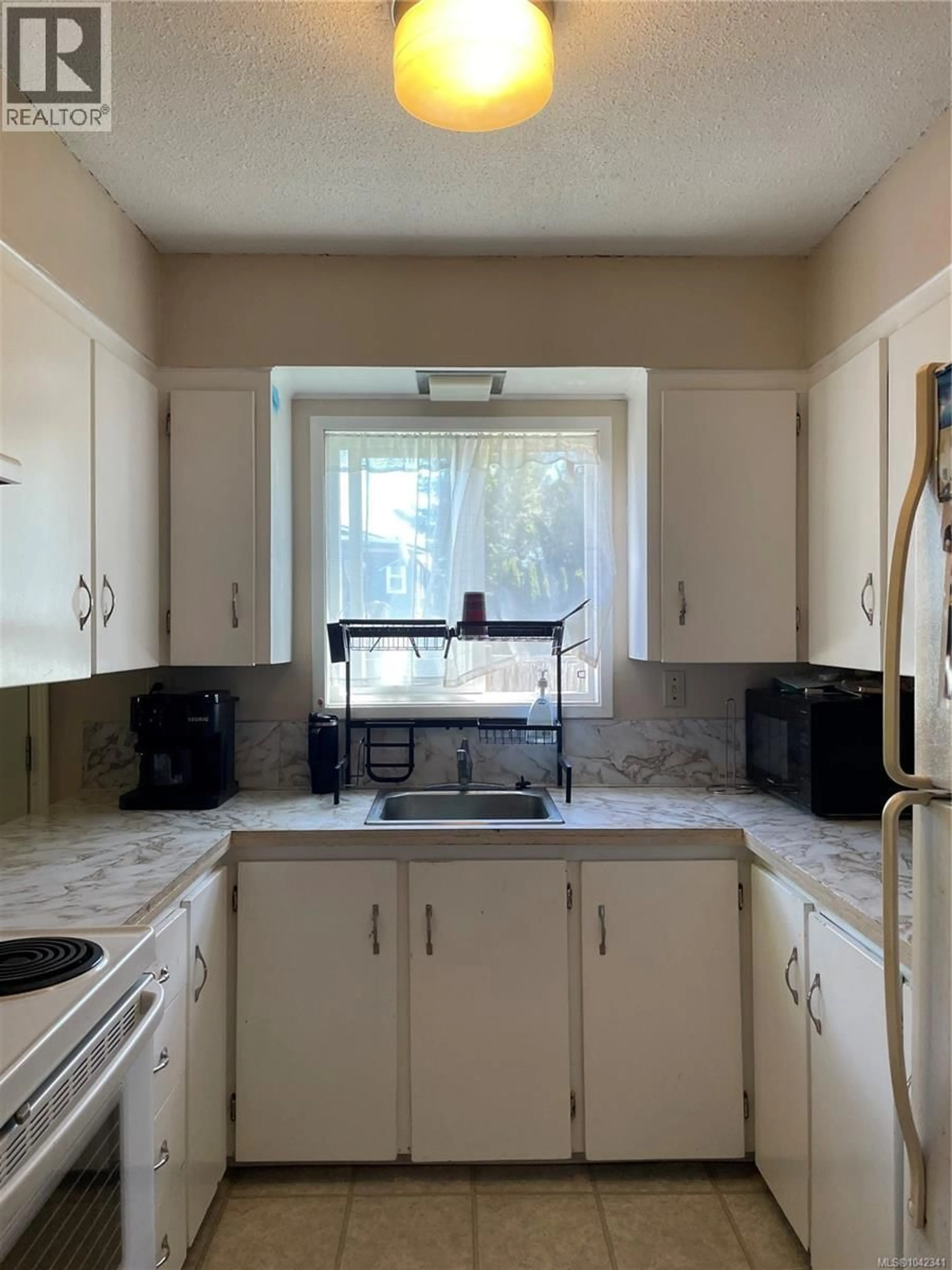 Standard kitchen, unknown for 4475 BYNG ROAD, Port Hardy British Columbia V0N2P0