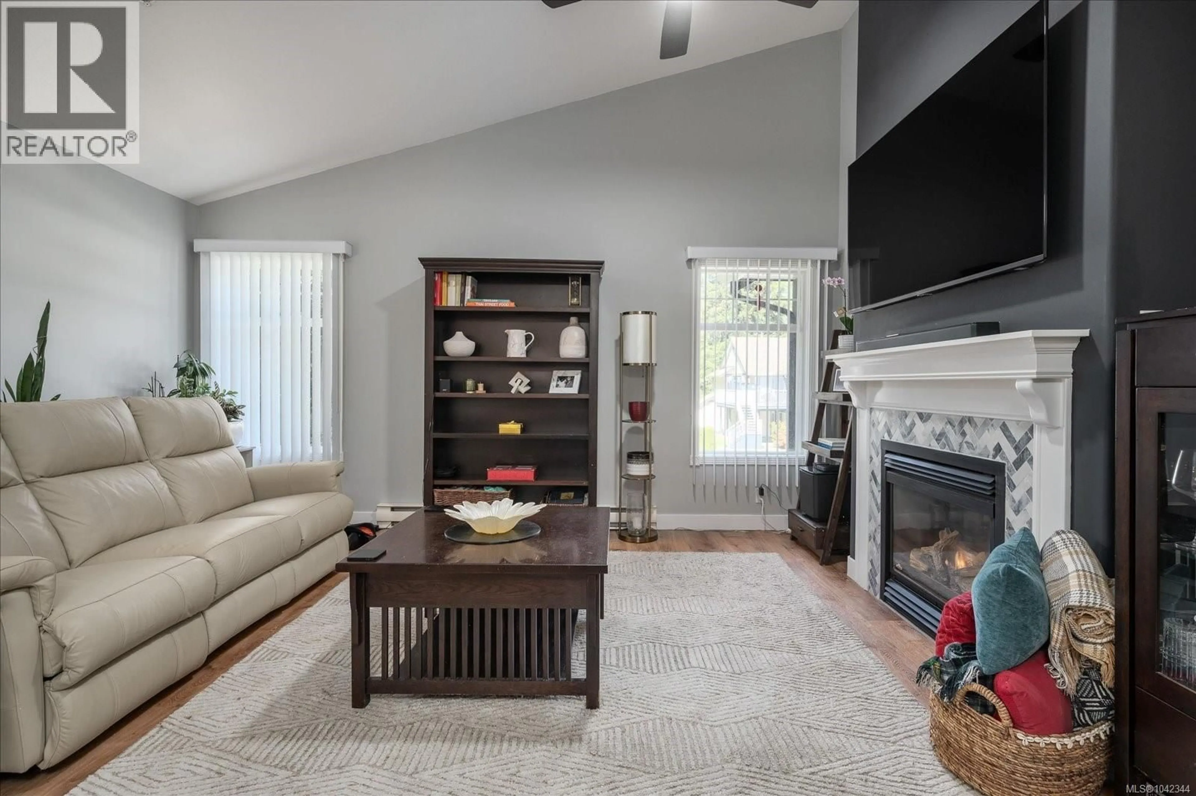 Living room with furniture, unknown for 4937 CLEMATIS PLACE, Nanaimo British Columbia V9T1T4