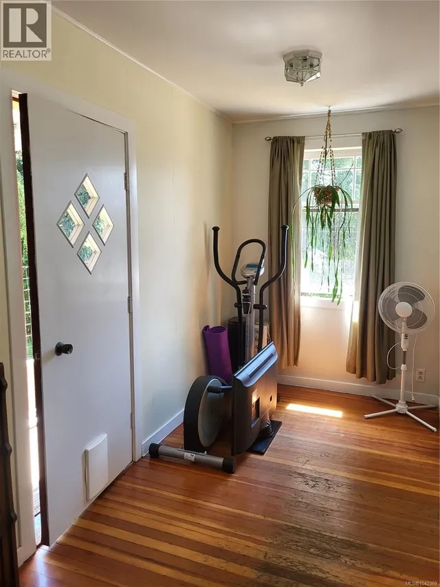 10511 YOUBOU ROAD, Youbou 4