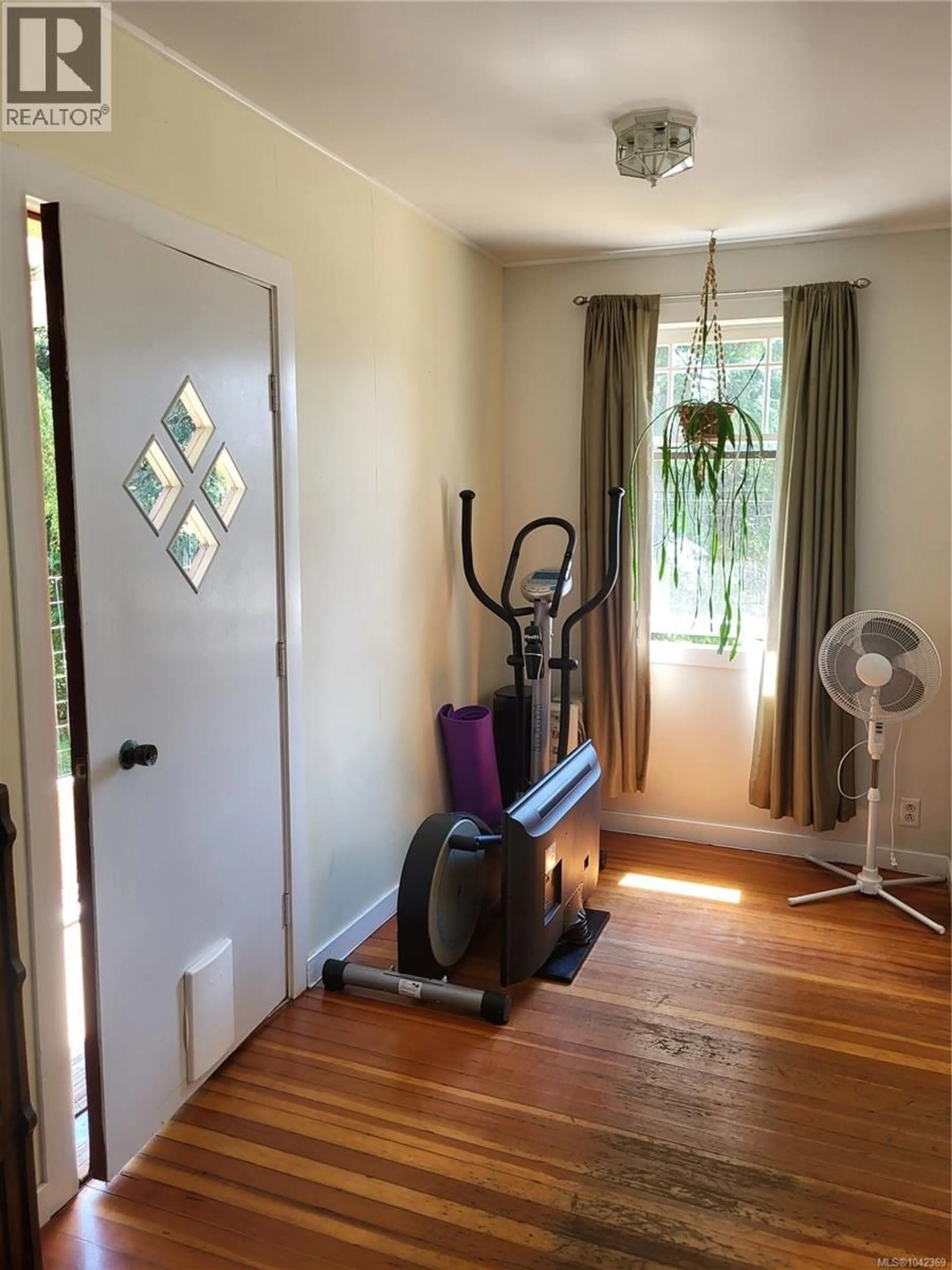 Indoor entryway for 10511 YOUBOU ROAD, Youbou British Columbia V0R3E1
