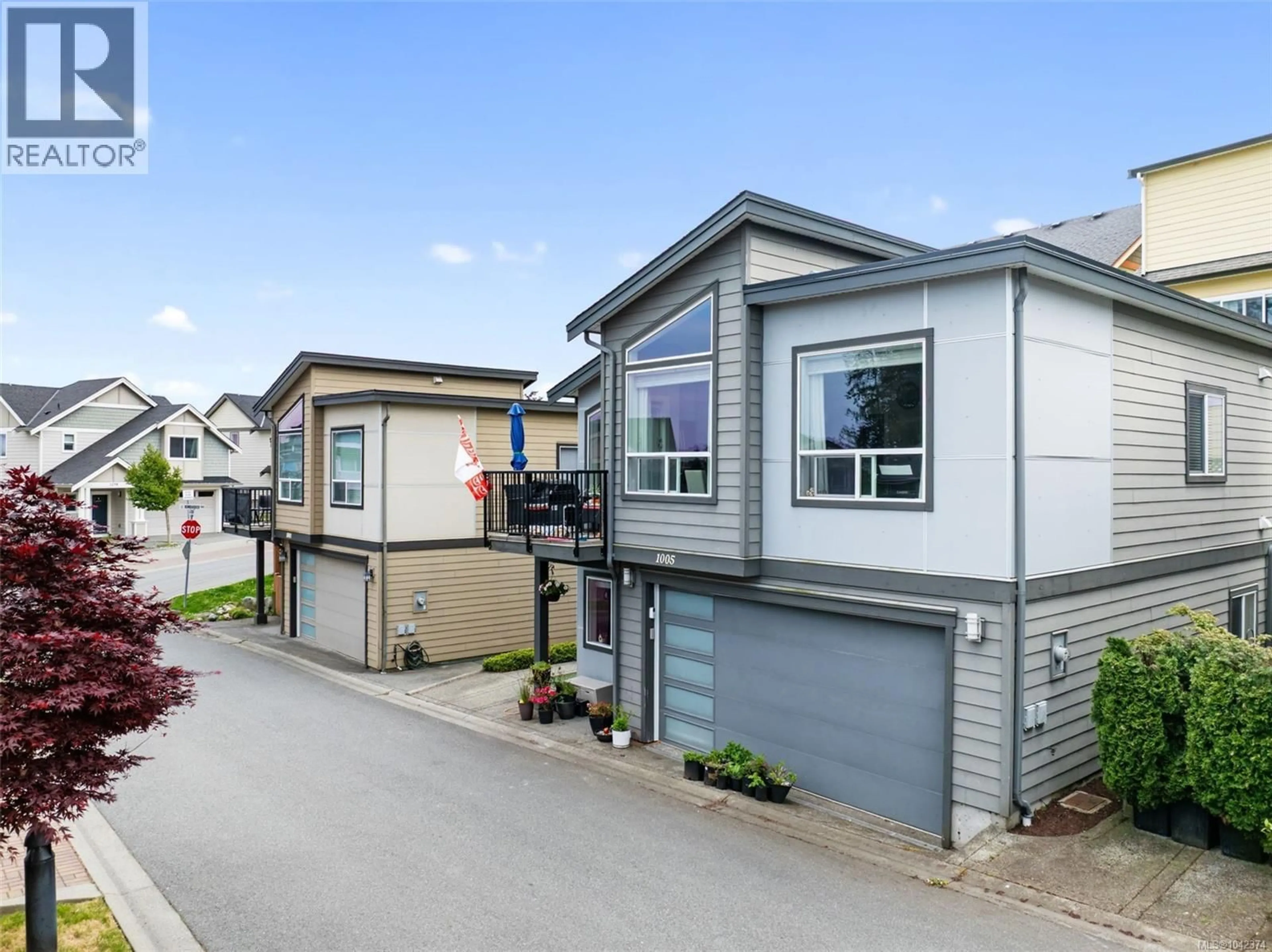 A pic from outside/outdoor area/front of a property/back of a property/a pic from drone, street for 1005 BOEING CLOSE, Langford British Columbia V9B0R2