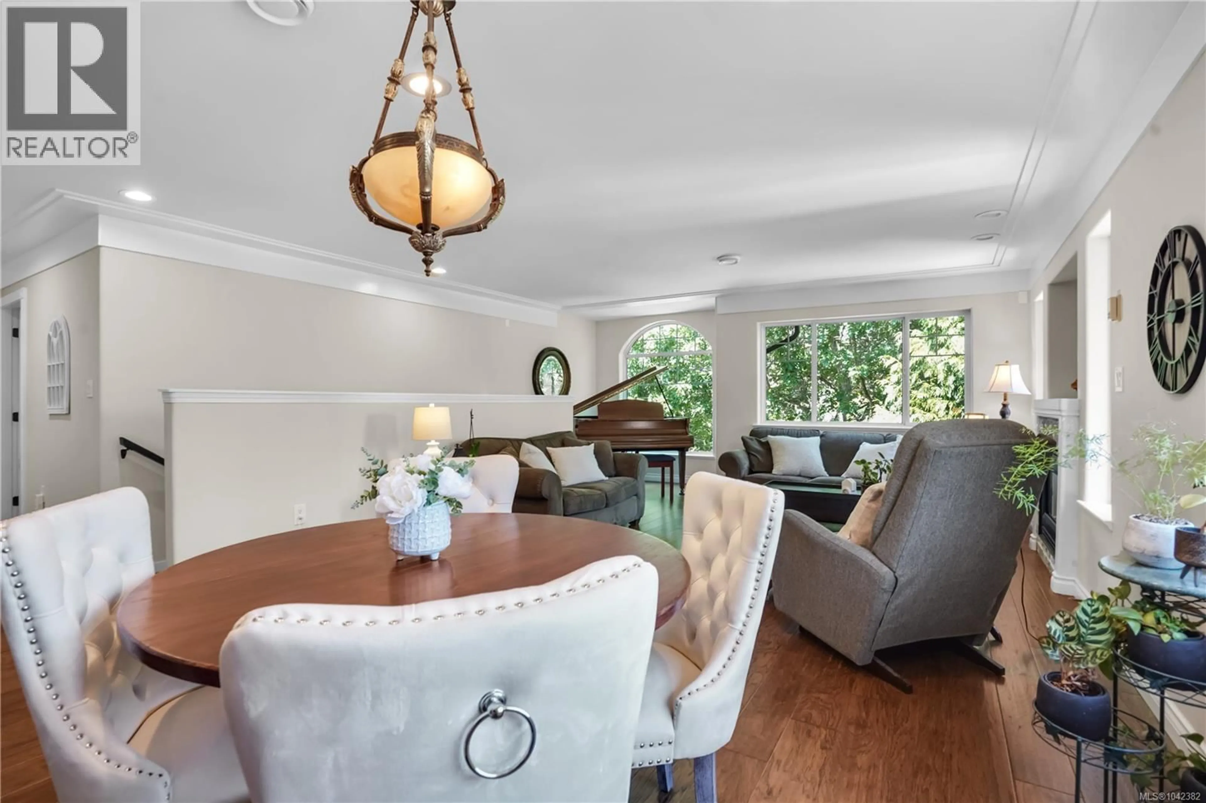 Dining room, wood/laminate floor for 2035 GOURMAN PLACE, Langford British Columbia V9B6A9