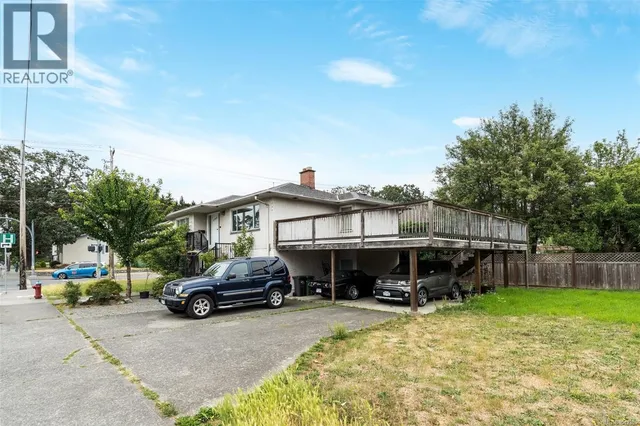 2343 SHELBOURNE STREET, Victoria 2