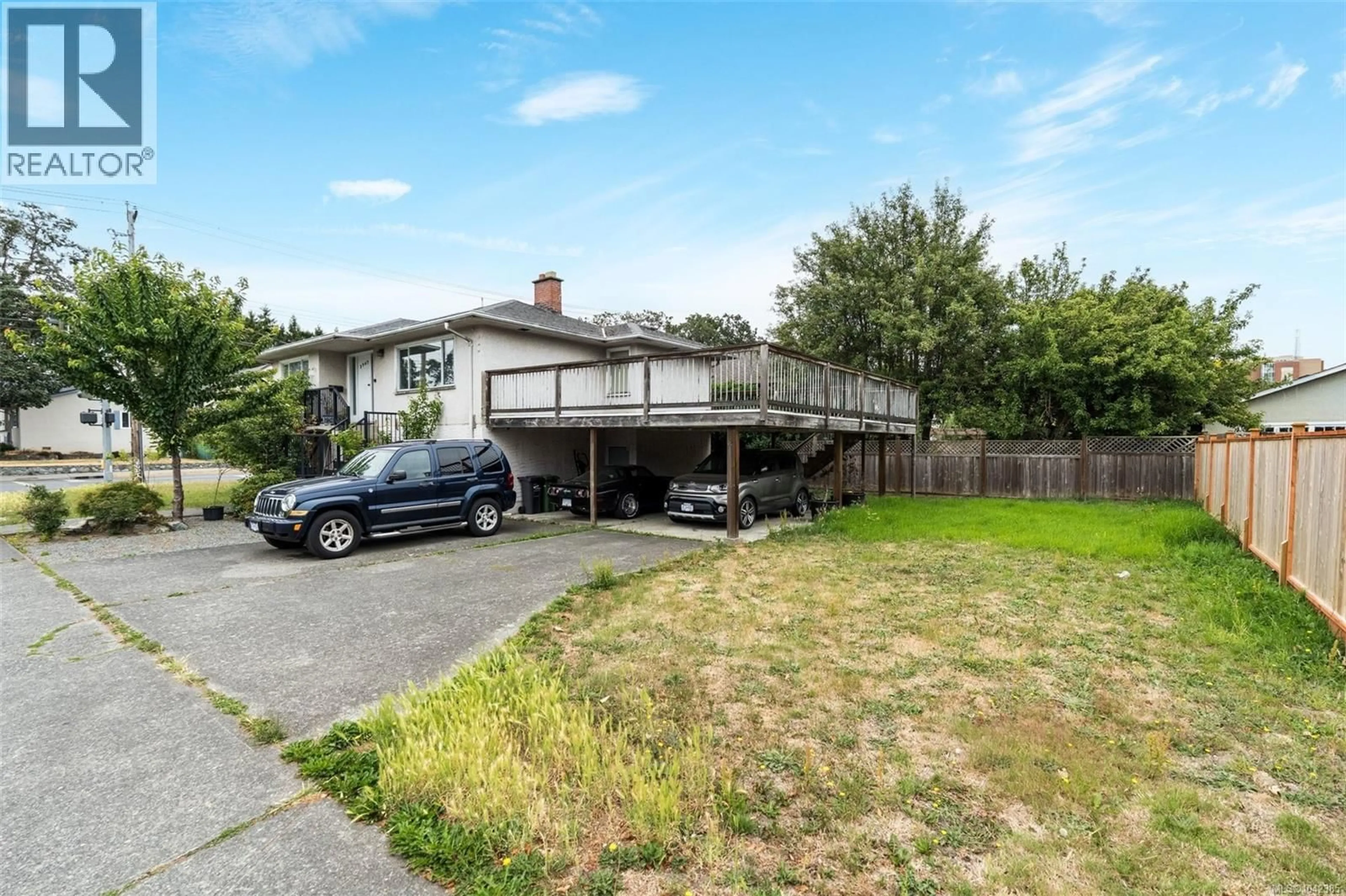 A pic from outside/outdoor area/front of a property/back of a property/a pic from drone, street for 2343 SHELBOURNE STREET, Victoria British Columbia V8R6P4
