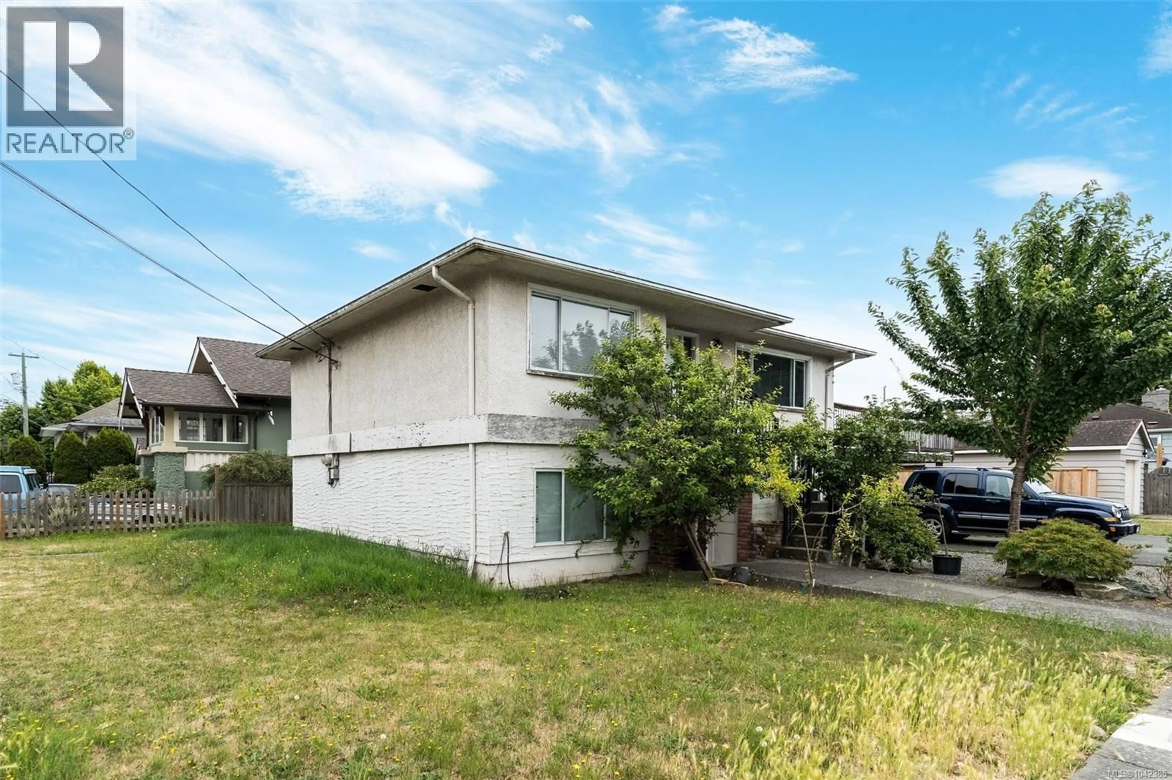 Unknown for 2343 SHELBOURNE STREET, Victoria British Columbia V8R6P4