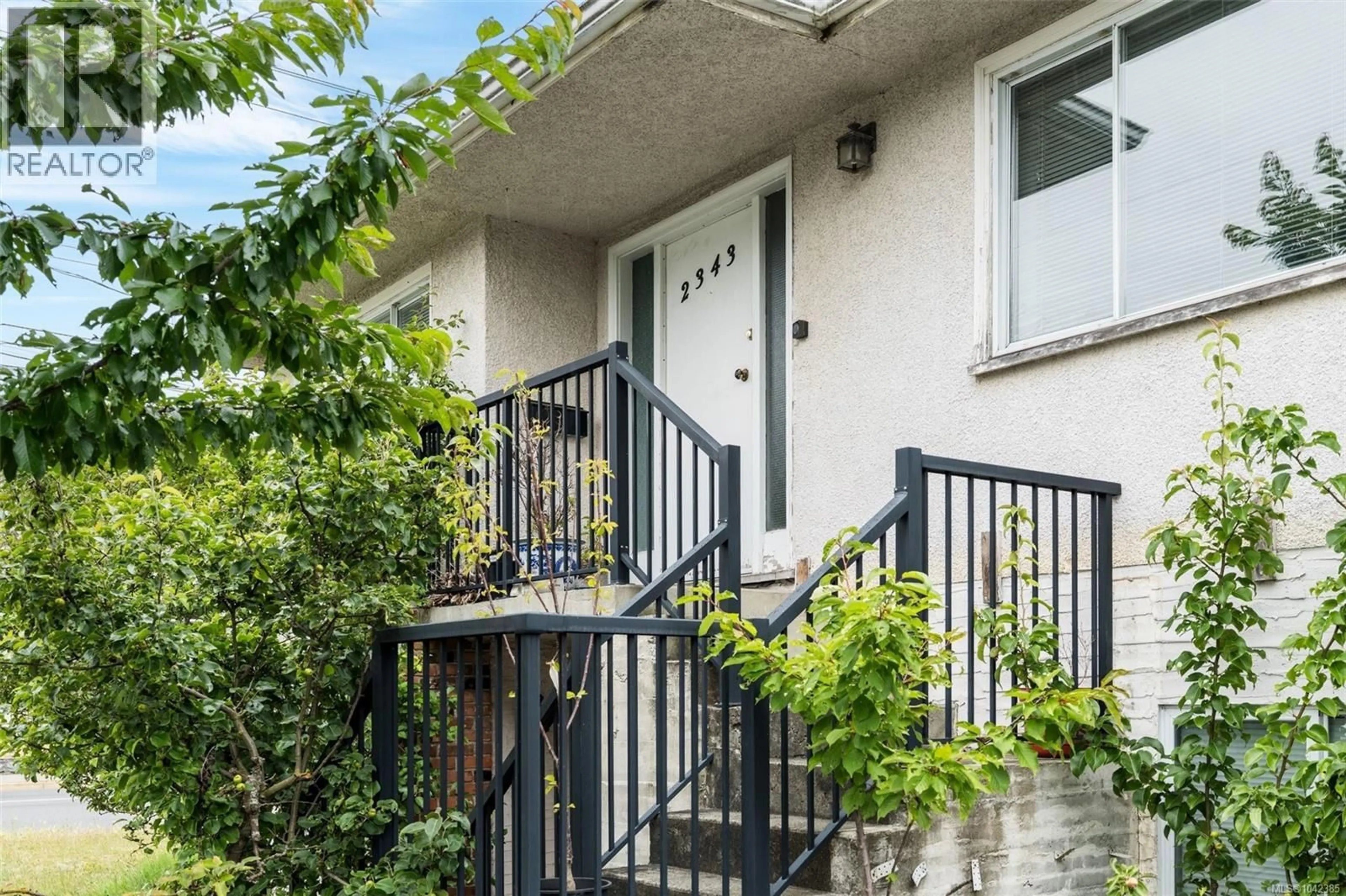 Unknown for 2343 SHELBOURNE STREET, Victoria British Columbia V8R6P4