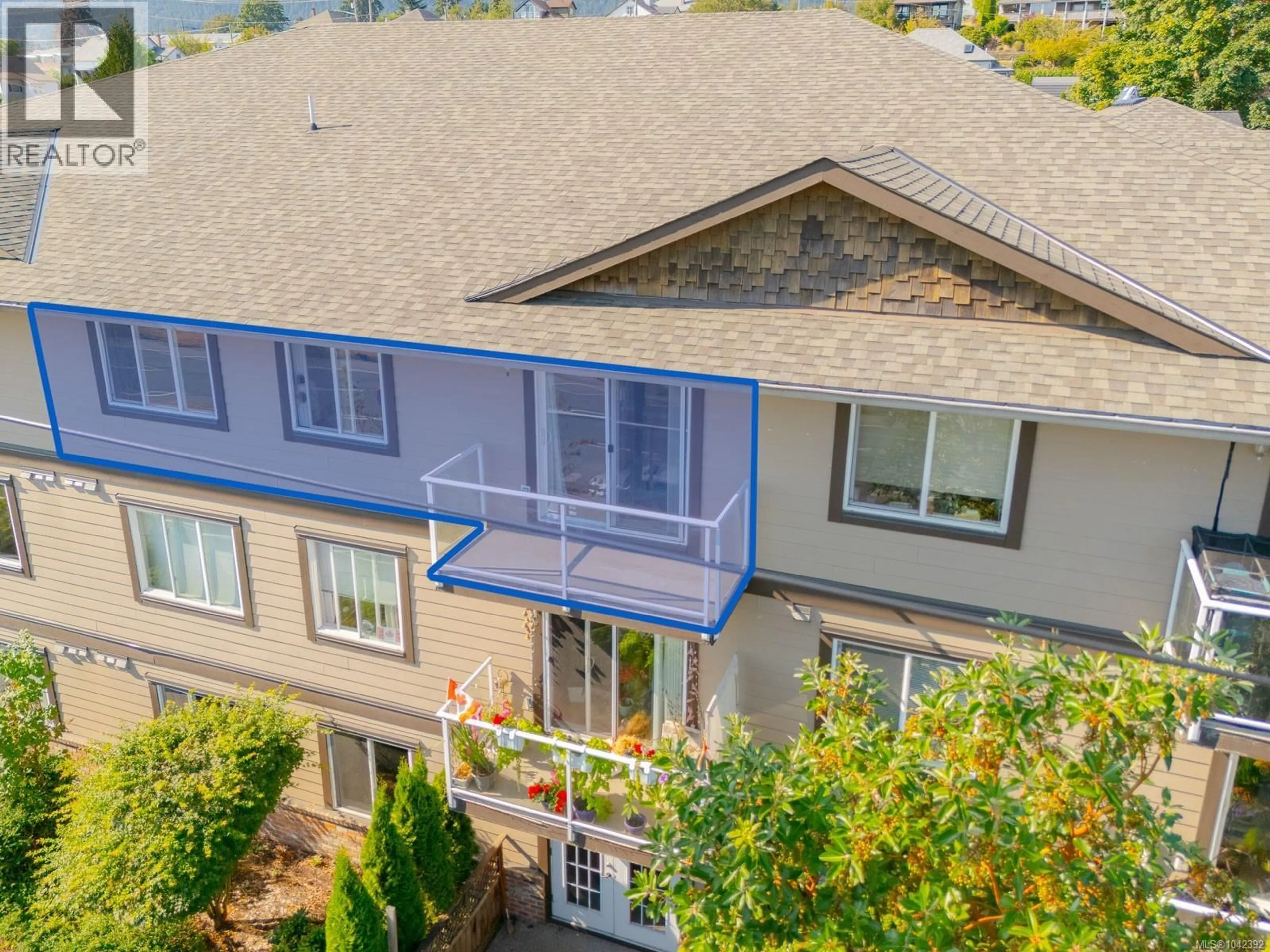 A pic from outside/outdoor area/front of a property/back of a property/a pic from drone, water/lake/river/ocean view for 10 - 8 WHITE STREET, Ladysmith British Columbia V9G1A9