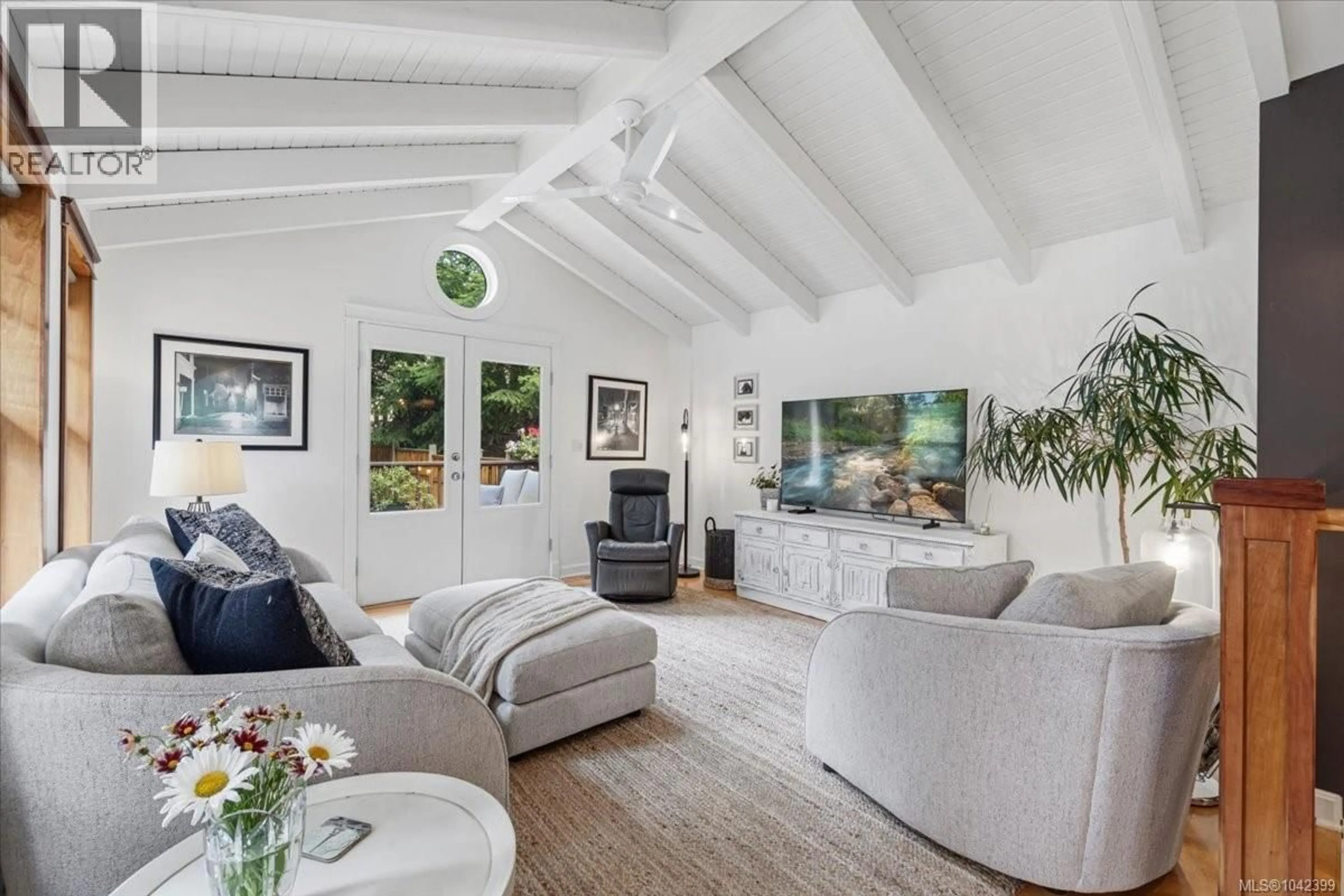 Living room with furniture, unknown for 3341 SCHOONER COVE DRIVE, Nanoose Bay British Columbia V9P9H6