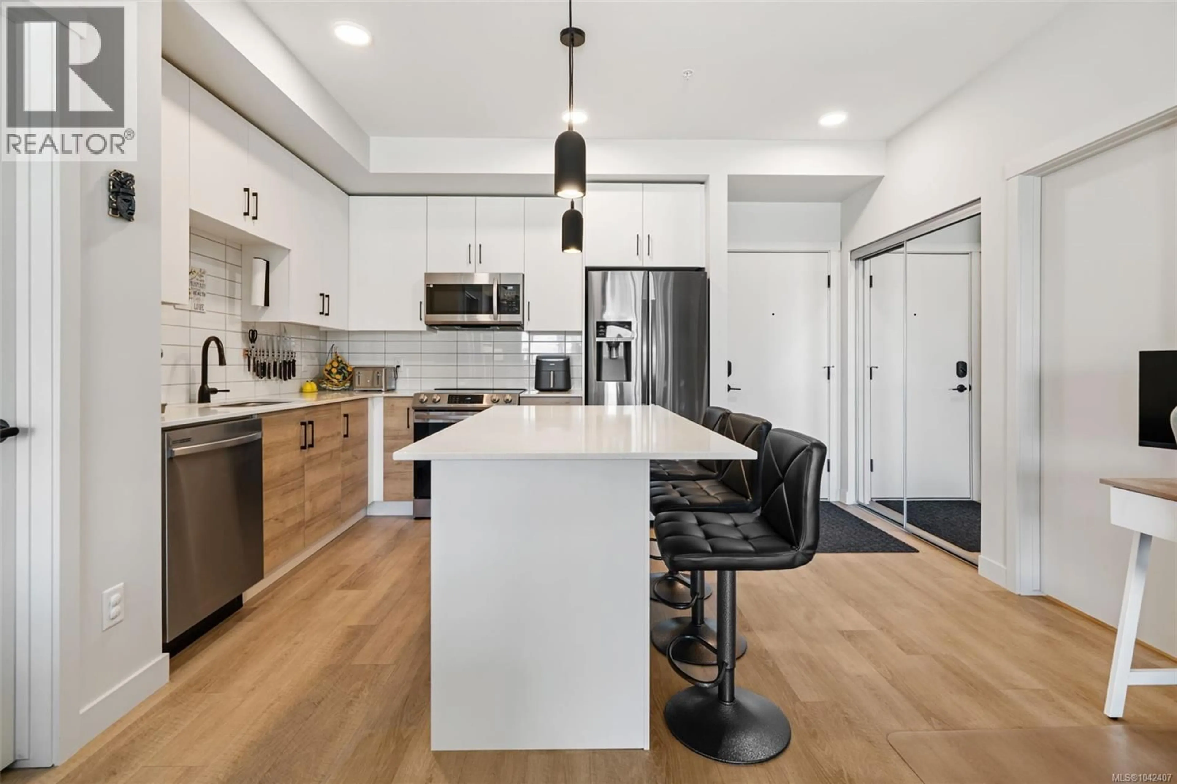 Open concept kitchen, unknown for 302 - 2469 GATEWAY ROAD, Langford British Columbia V9B6R7