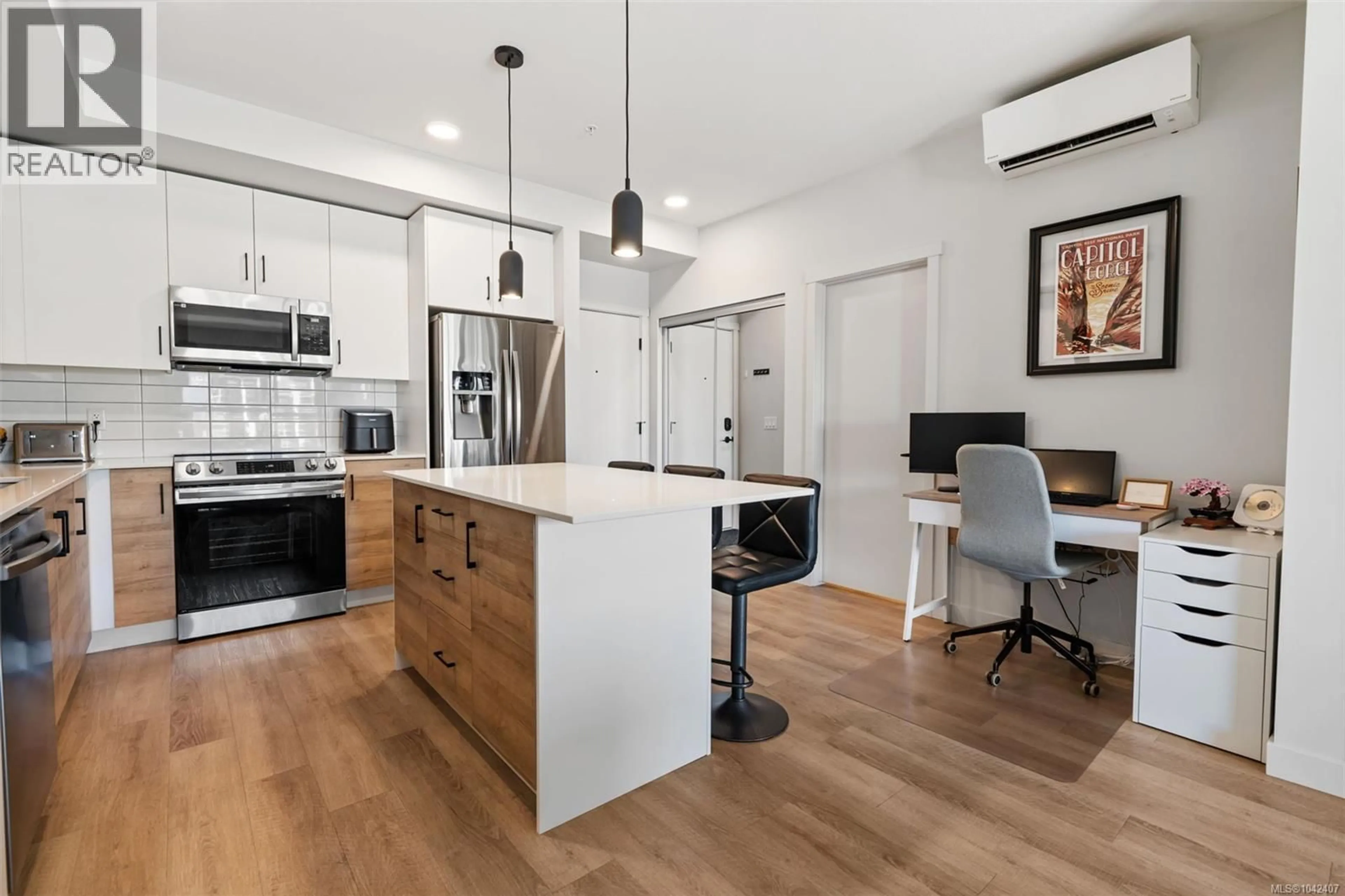 Open concept kitchen, unknown for 302 - 2469 GATEWAY ROAD, Langford British Columbia V9B6R7