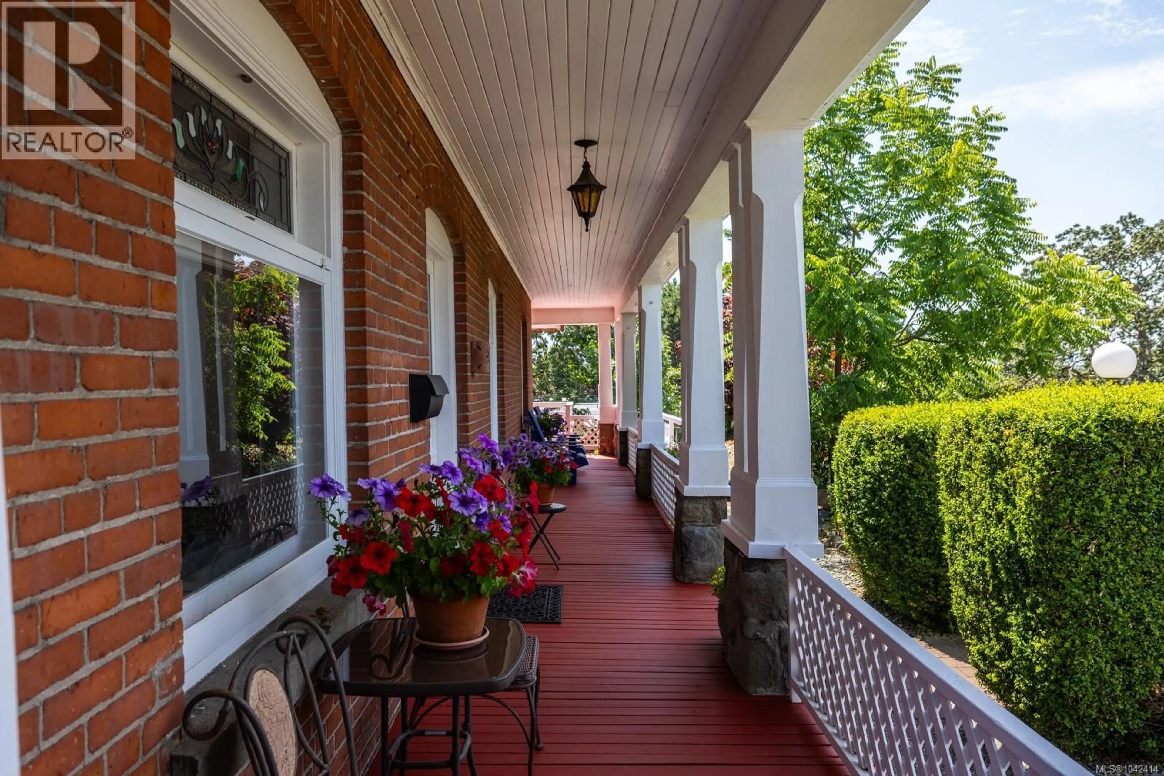 Patio, street for 609 MARY STREET, Victoria British Columbia V9A3W4