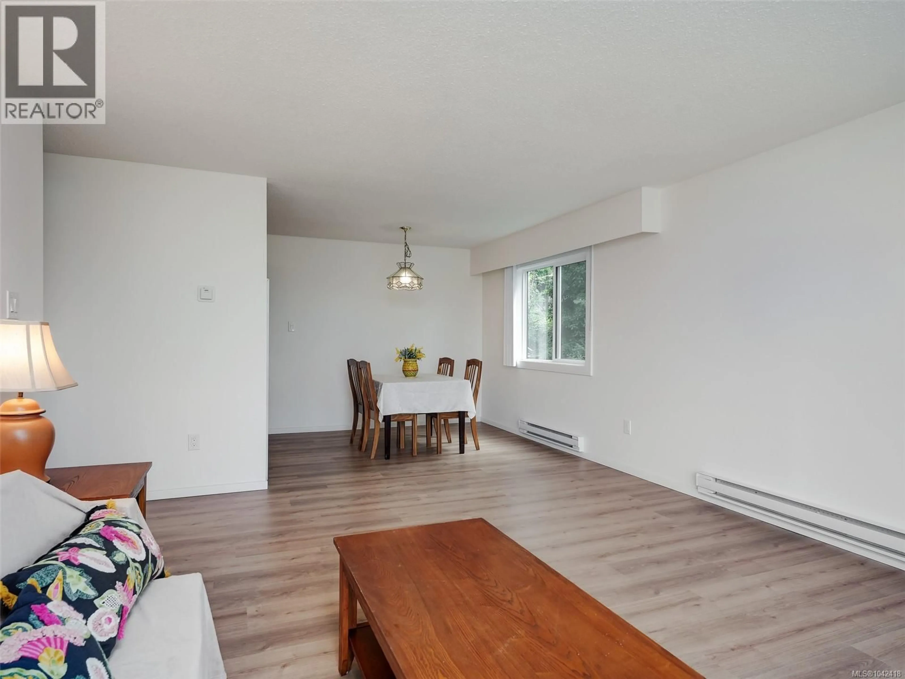 Unknown for 207 - 1124 ESQUIMALT ROAD, Esquimalt British Columbia V9A3N4