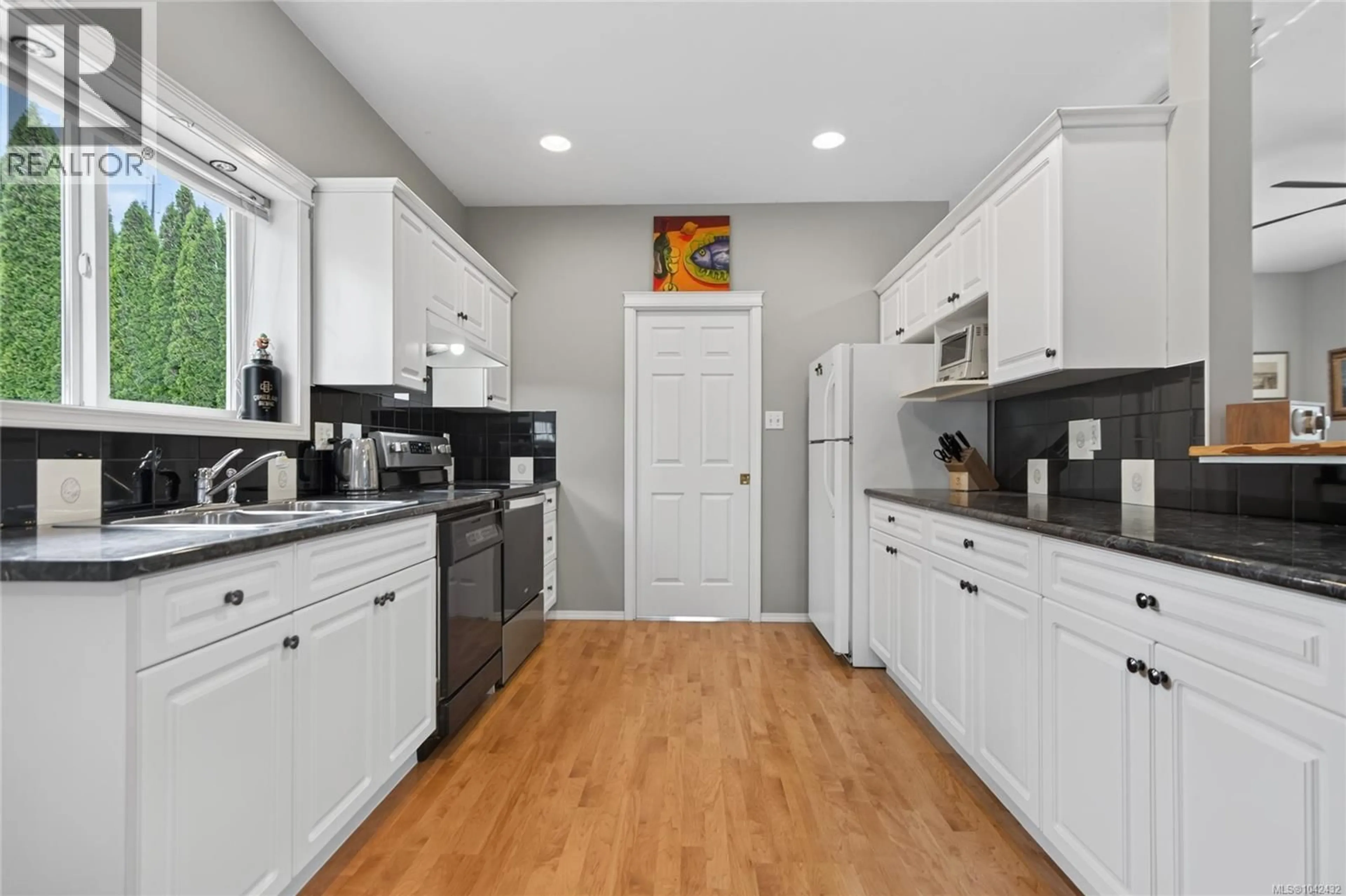 Unknown for 3377 PRIMROSE STREET, Cumberland British Columbia V0R1S0