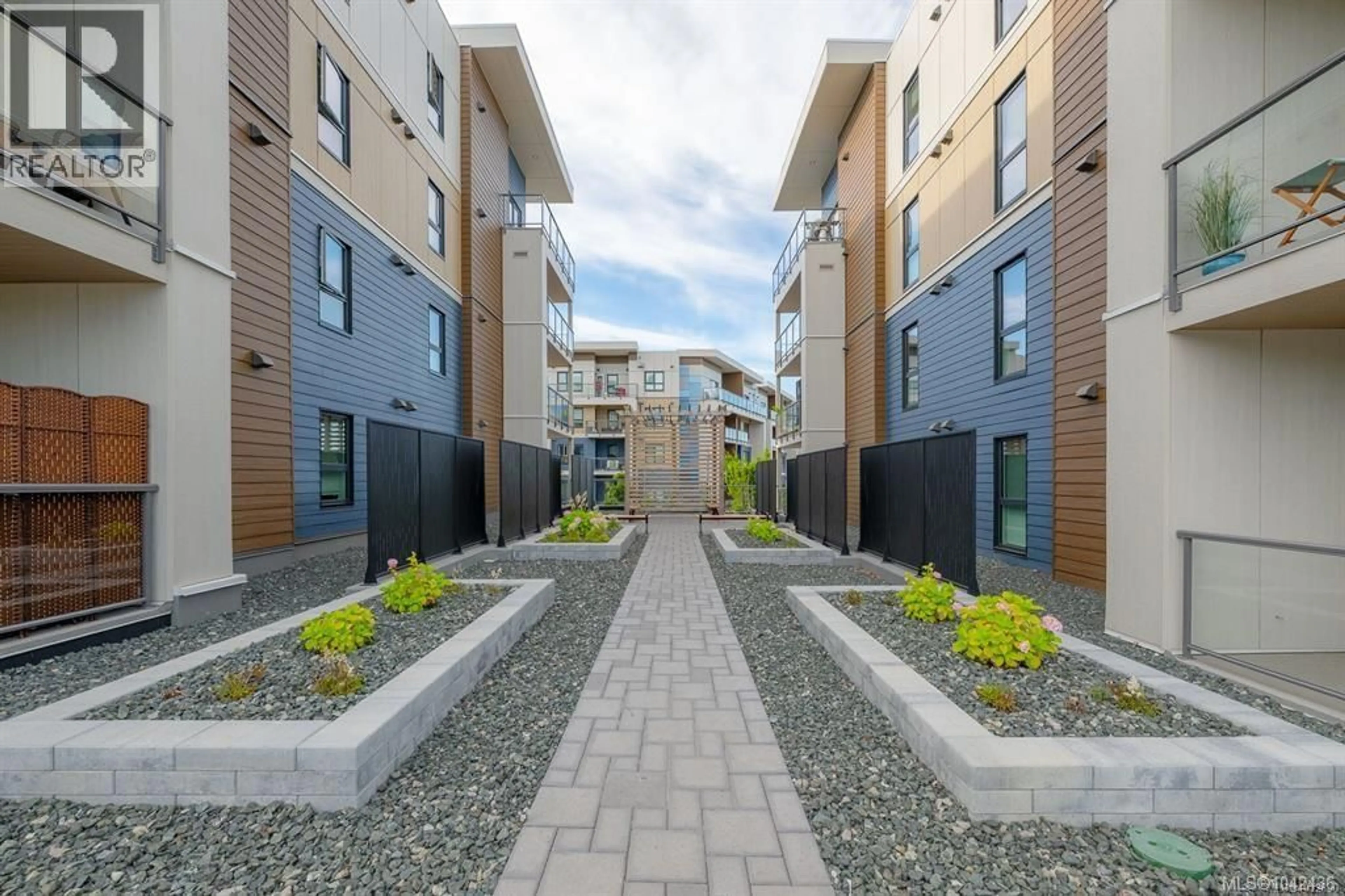 Patio, street for 115 - 140 JENSEN AVENUE WEST, Parksville British Columbia V9P1K3