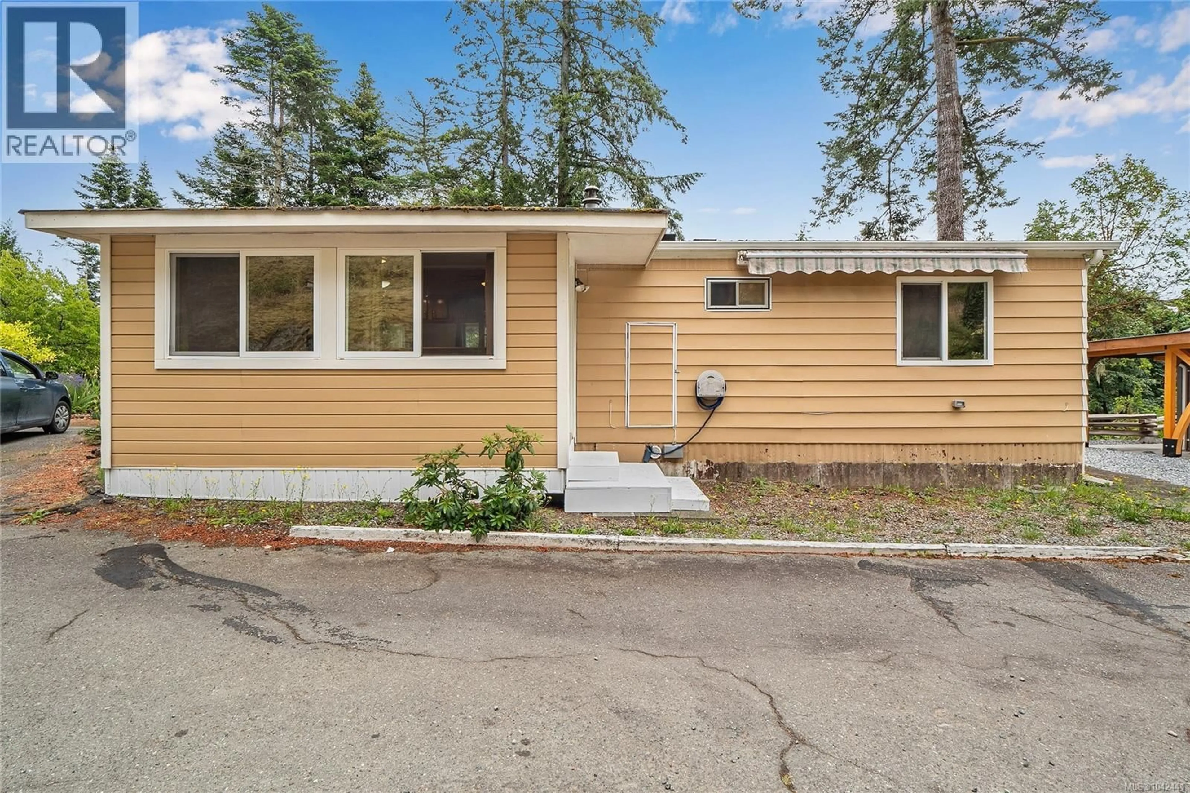 Home with vinyl exterior material, street for 38 - 5838 BLYTHWOOD ROAD, Sooke British Columbia V9Z0G2