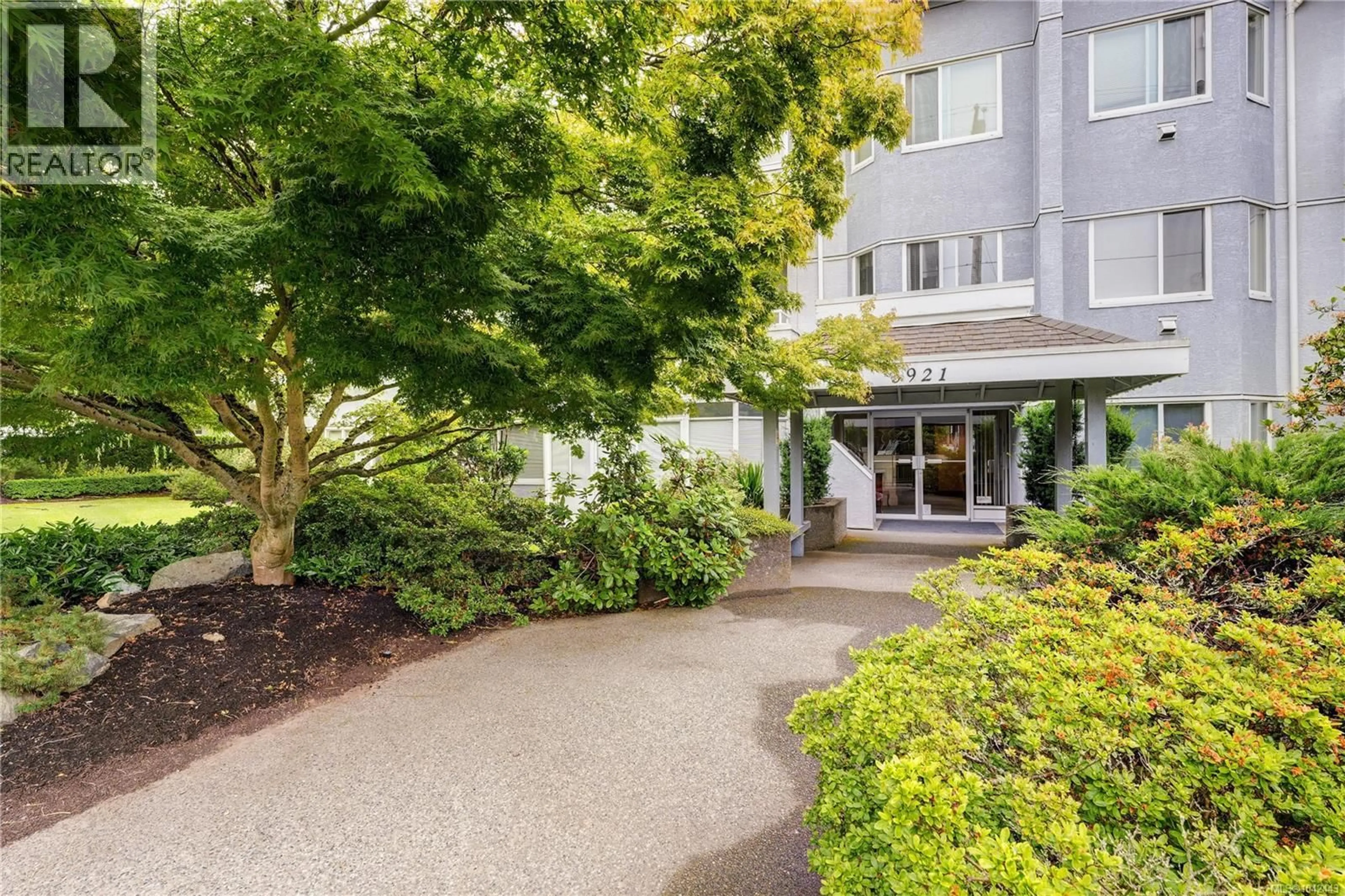 Patio, unknown for 308 - 3921 SHELBOURNE STREET, Saanich British Columbia V8P4H9