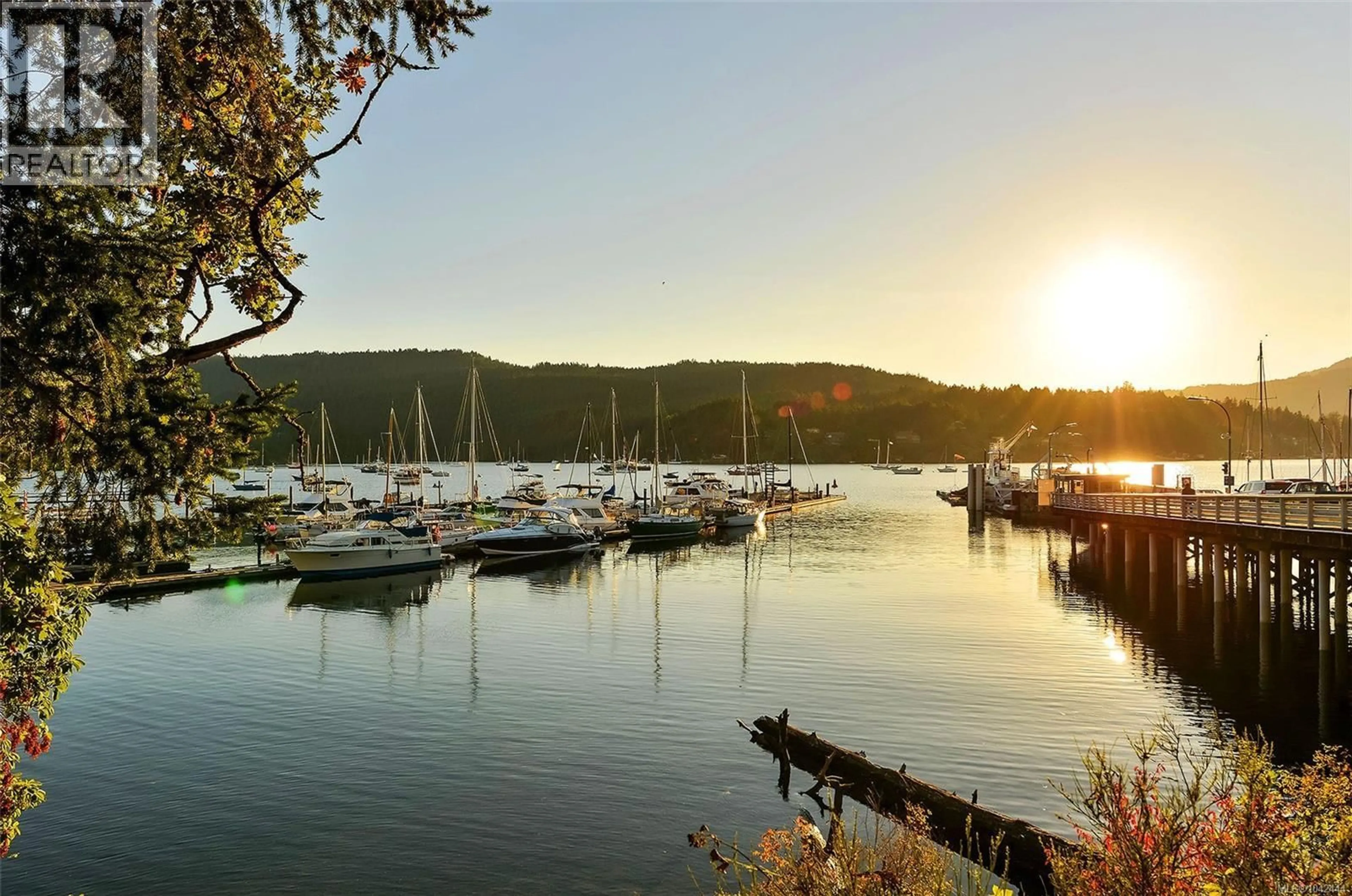 Patio, water/lake/river/ocean view for 21 - 7070 WEST SAANICH ROAD, Central Saanich British Columbia V8M1P5
