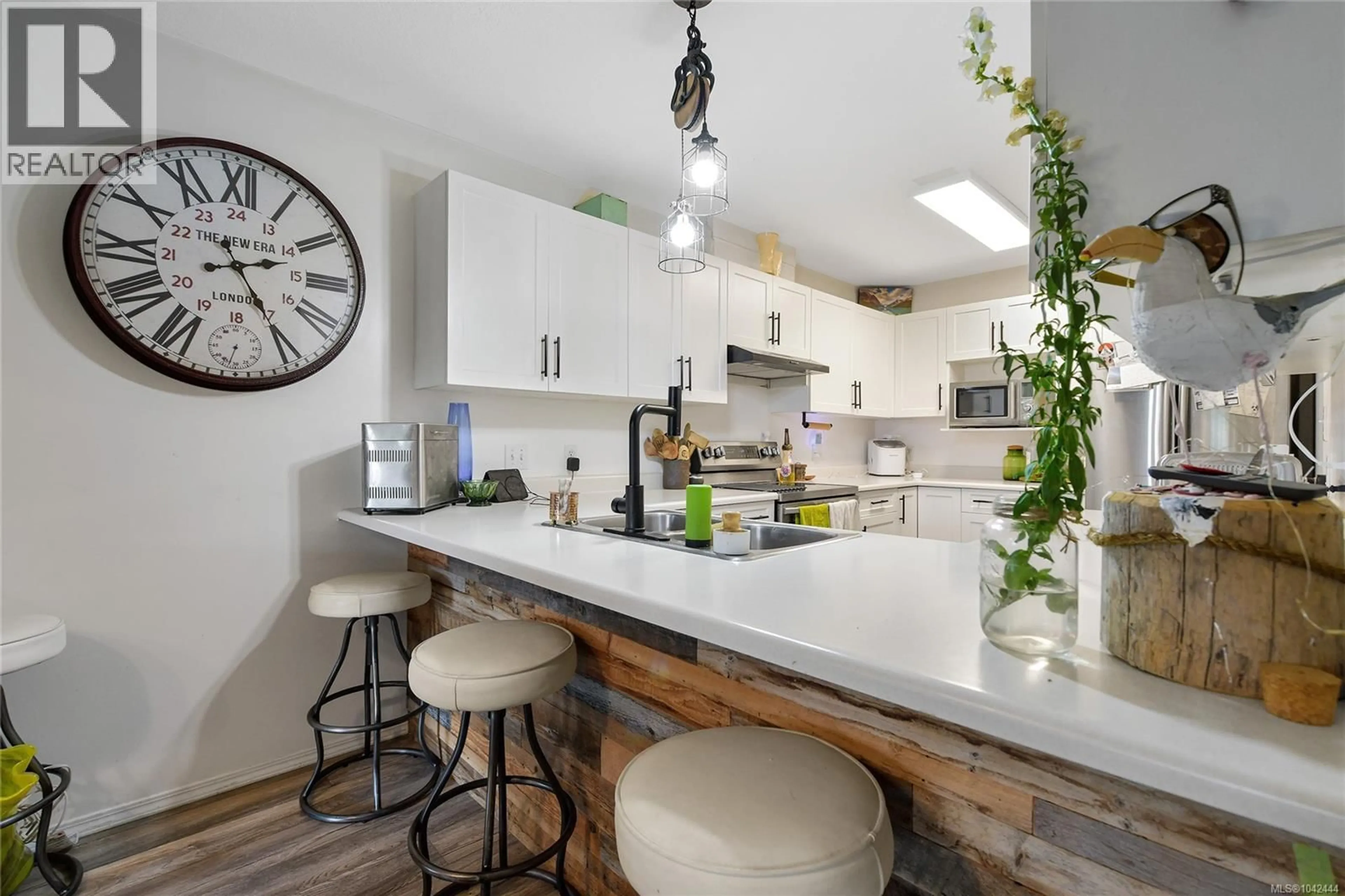 Open concept kitchen, unknown for 21 - 7070 WEST SAANICH ROAD, Central Saanich British Columbia V8M1P5