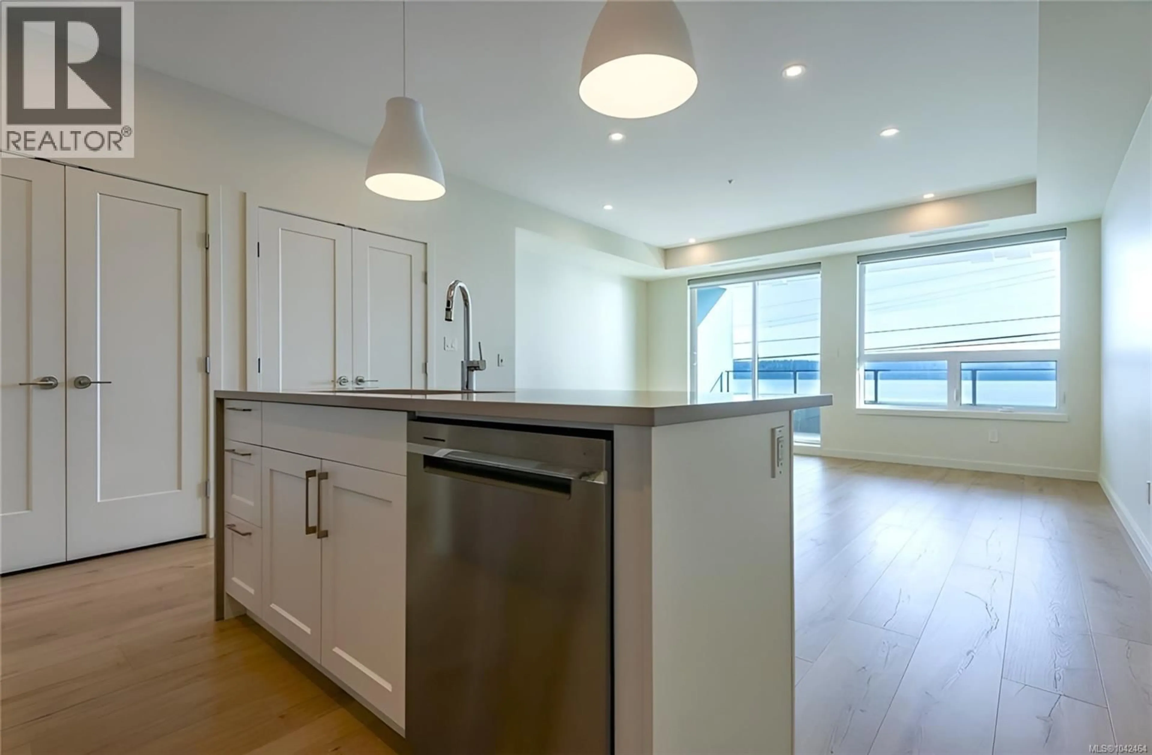 Open concept kitchen, unknown for 205 - 536 ISLAND HIGHWAY, Campbell River British Columbia V9W1A5