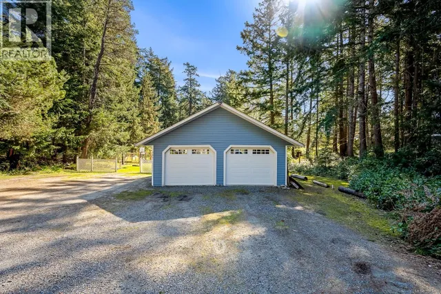 745 LAZO ROAD, Comox 5