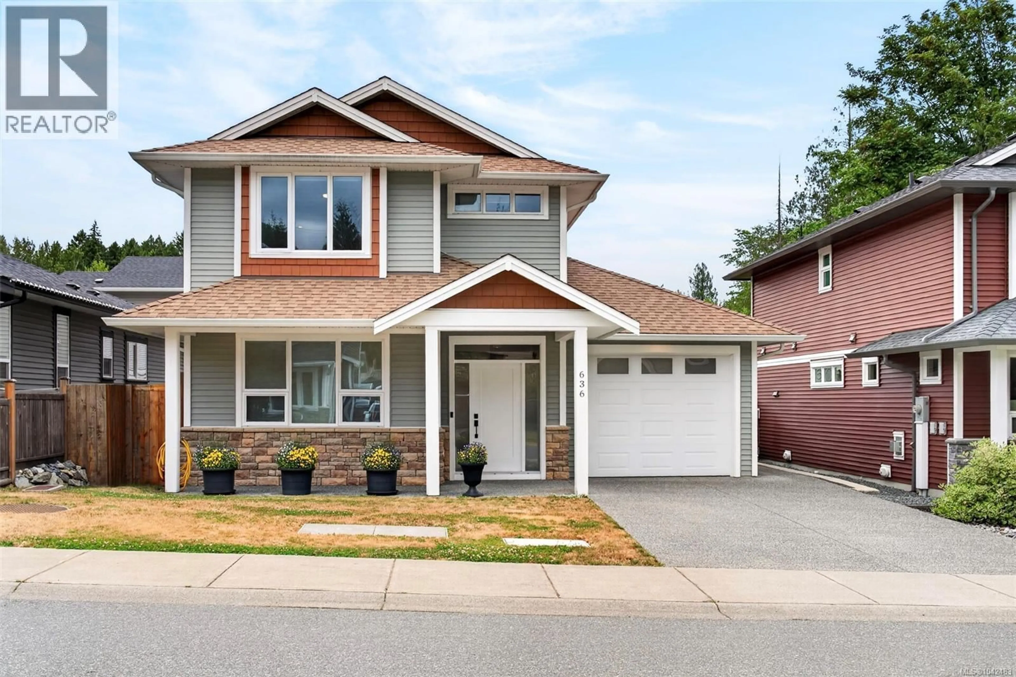 Home with vinyl exterior material, street for 636 GIOVANDO WAY, Ladysmith British Columbia V9G1P8