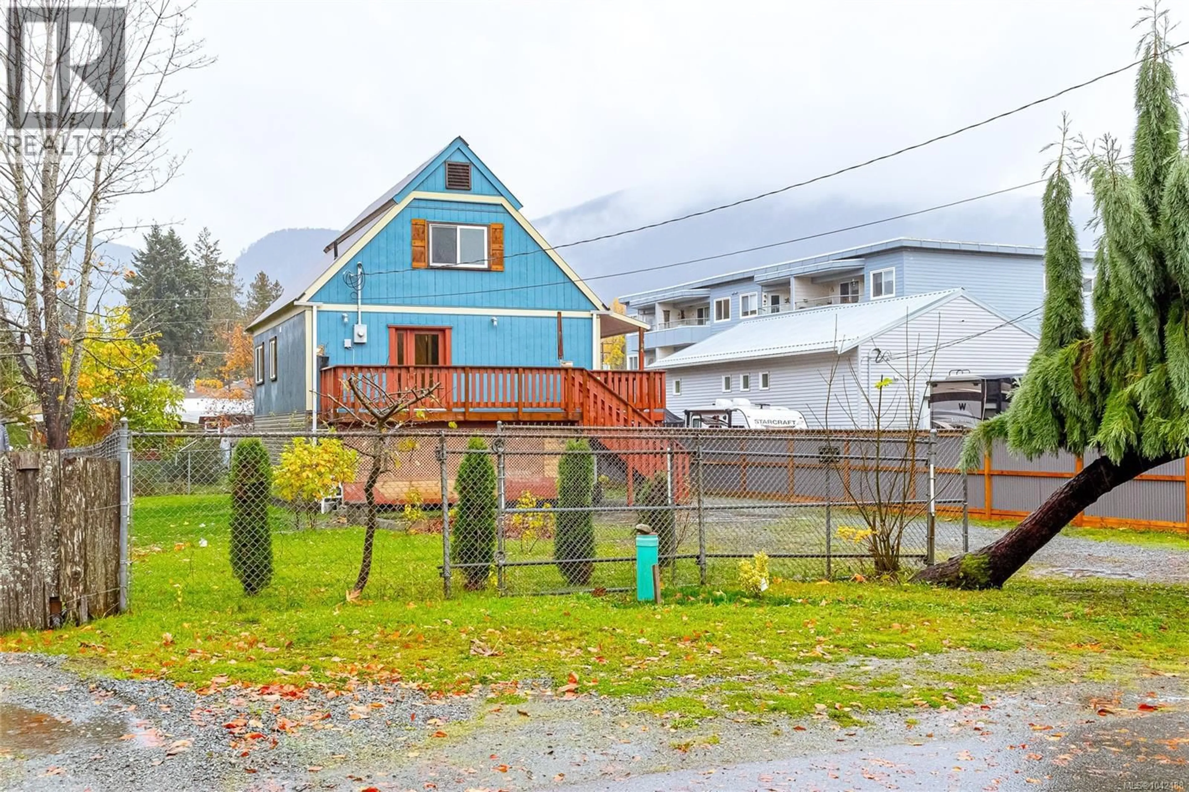 Patio, street for 84 LAKEVIEW AVENUE, Lake Cowichan British Columbia V0R2G0