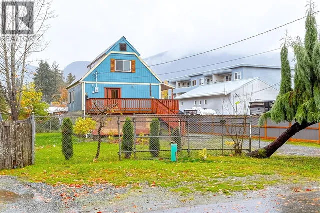 84 LAKEVIEW AVENUE, Lake Cowichan 2