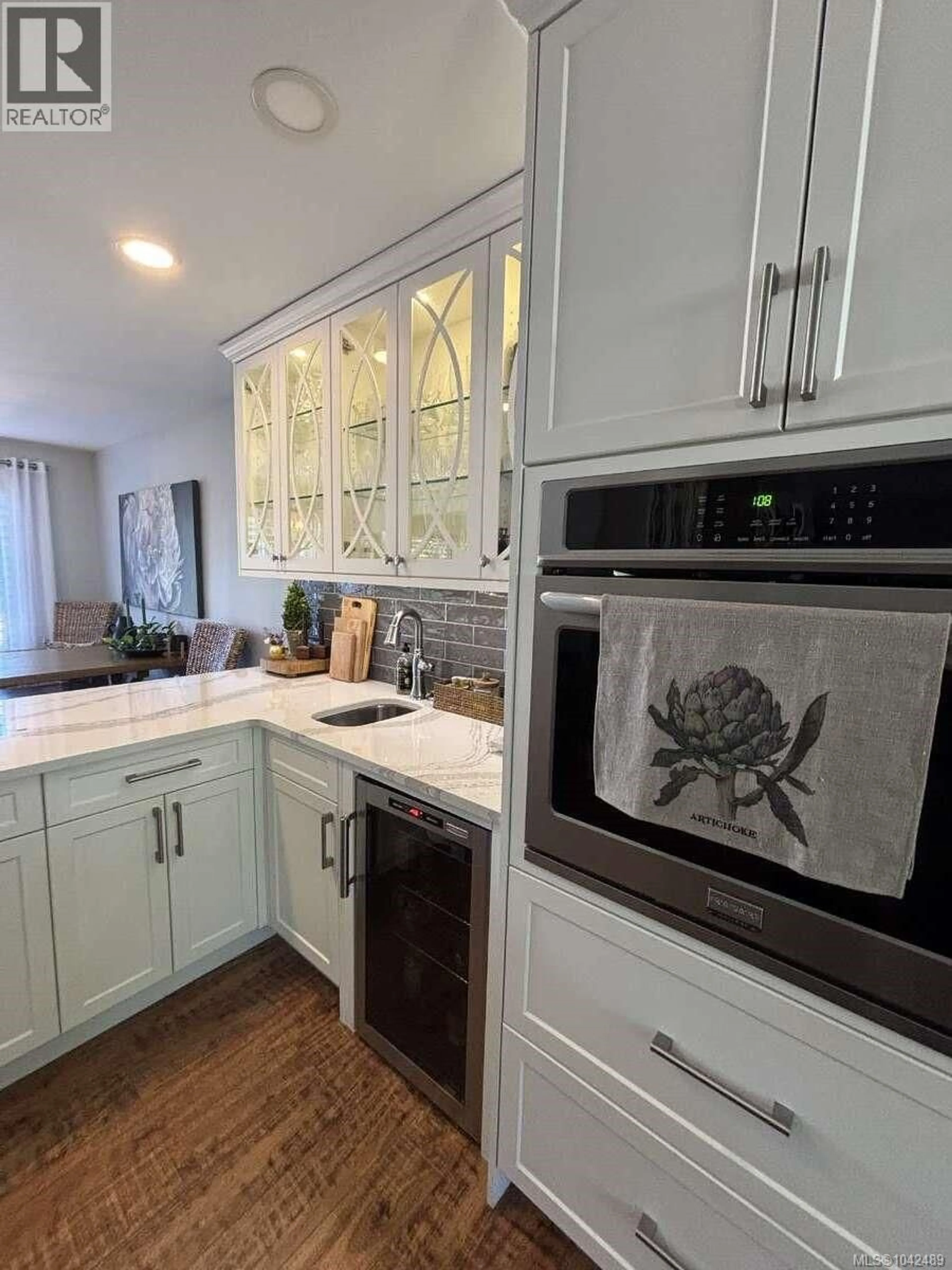 Contemporary kitchen, ceramic/tile floor for 5000 CHILDS ROAD, Courtenay British Columbia V9J1L5